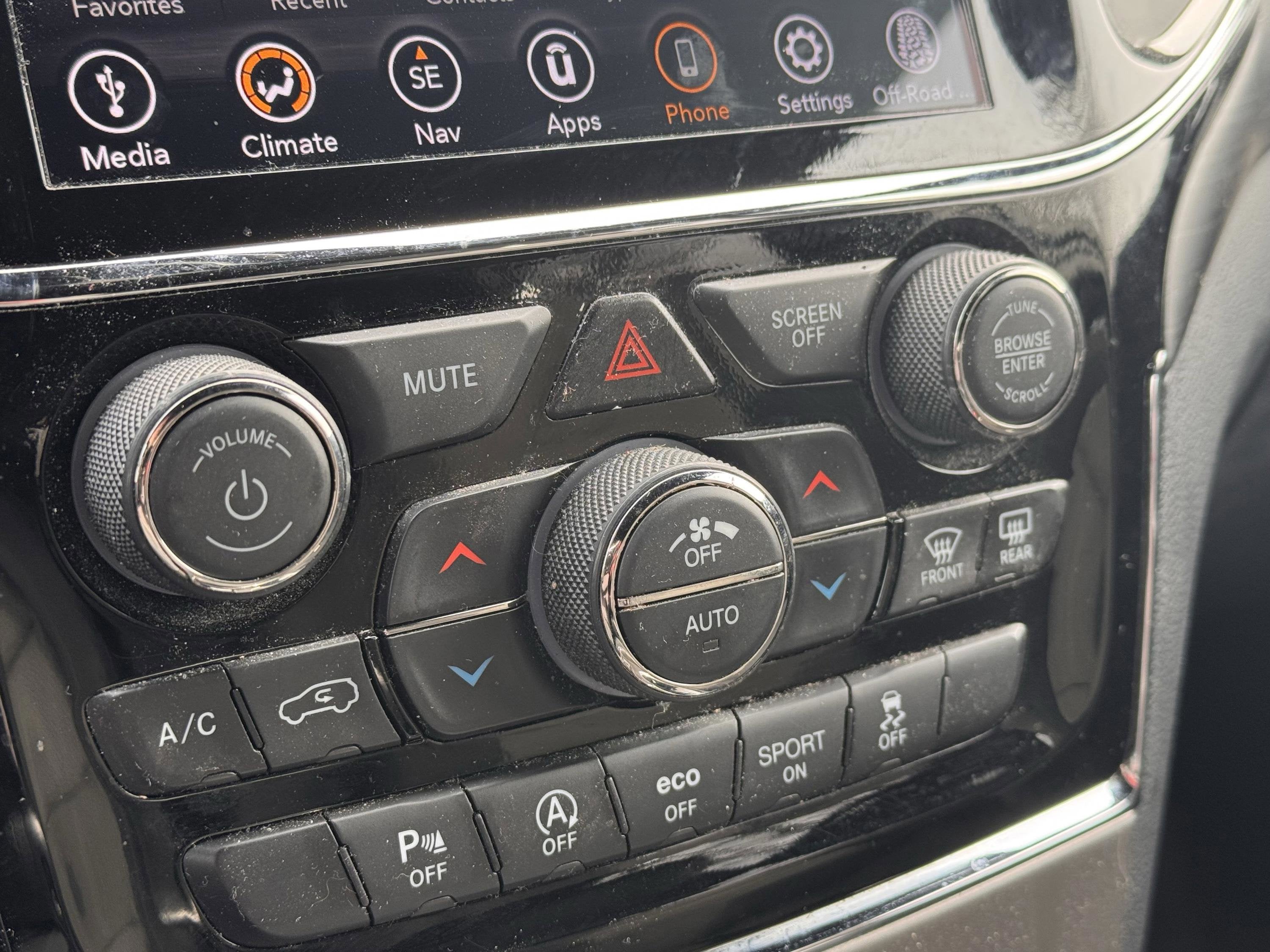 2020 Jeep Grand Cherokee Laredo E