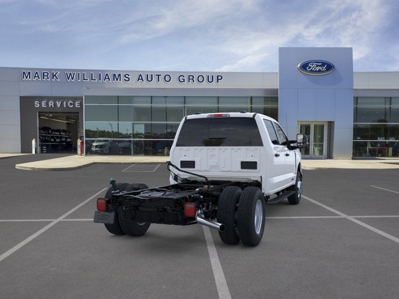 2026 Ford Super Duty F-350 DRW Chassis Cab XL