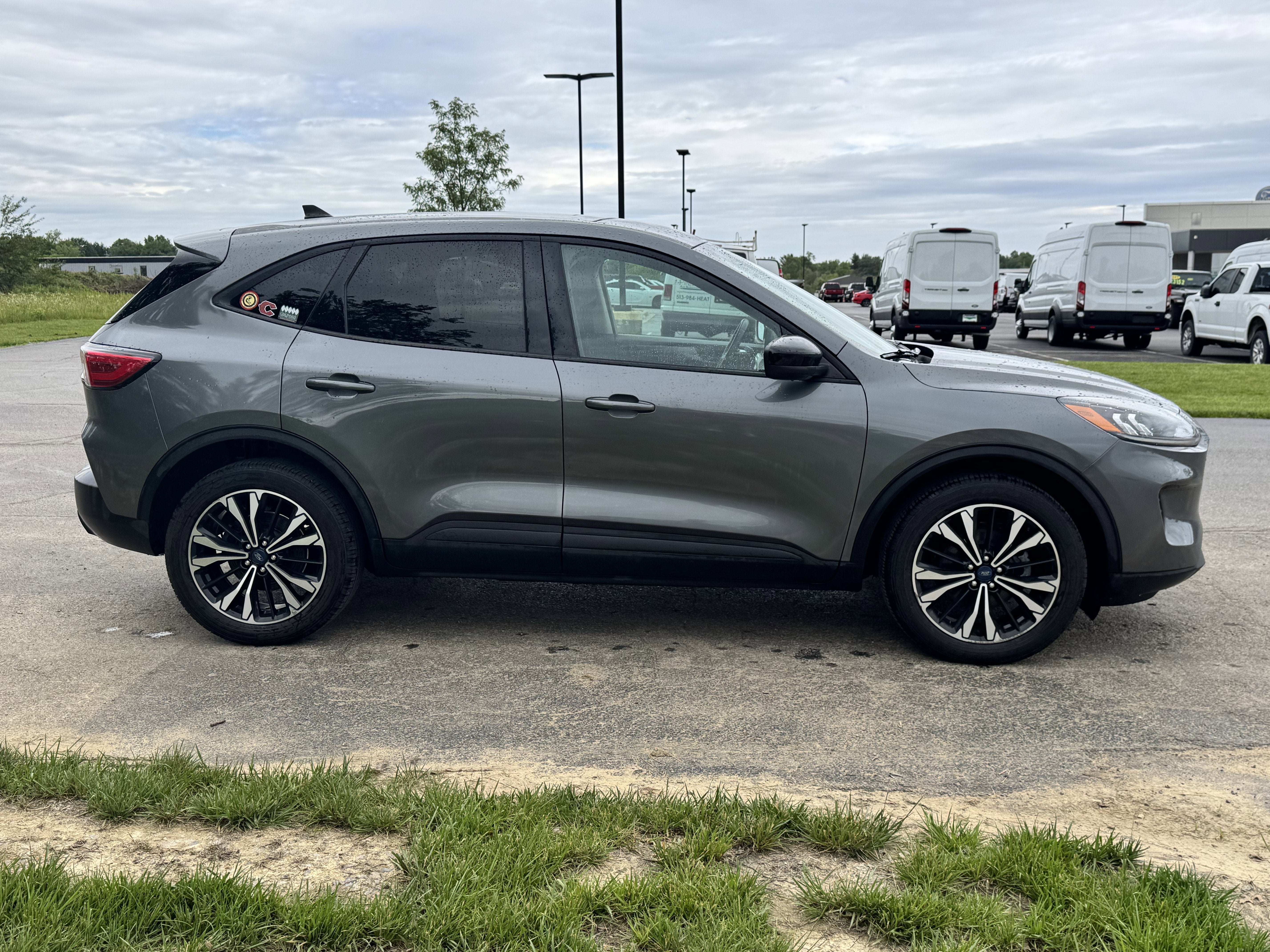 2022 Ford Escape Hybrid SE
