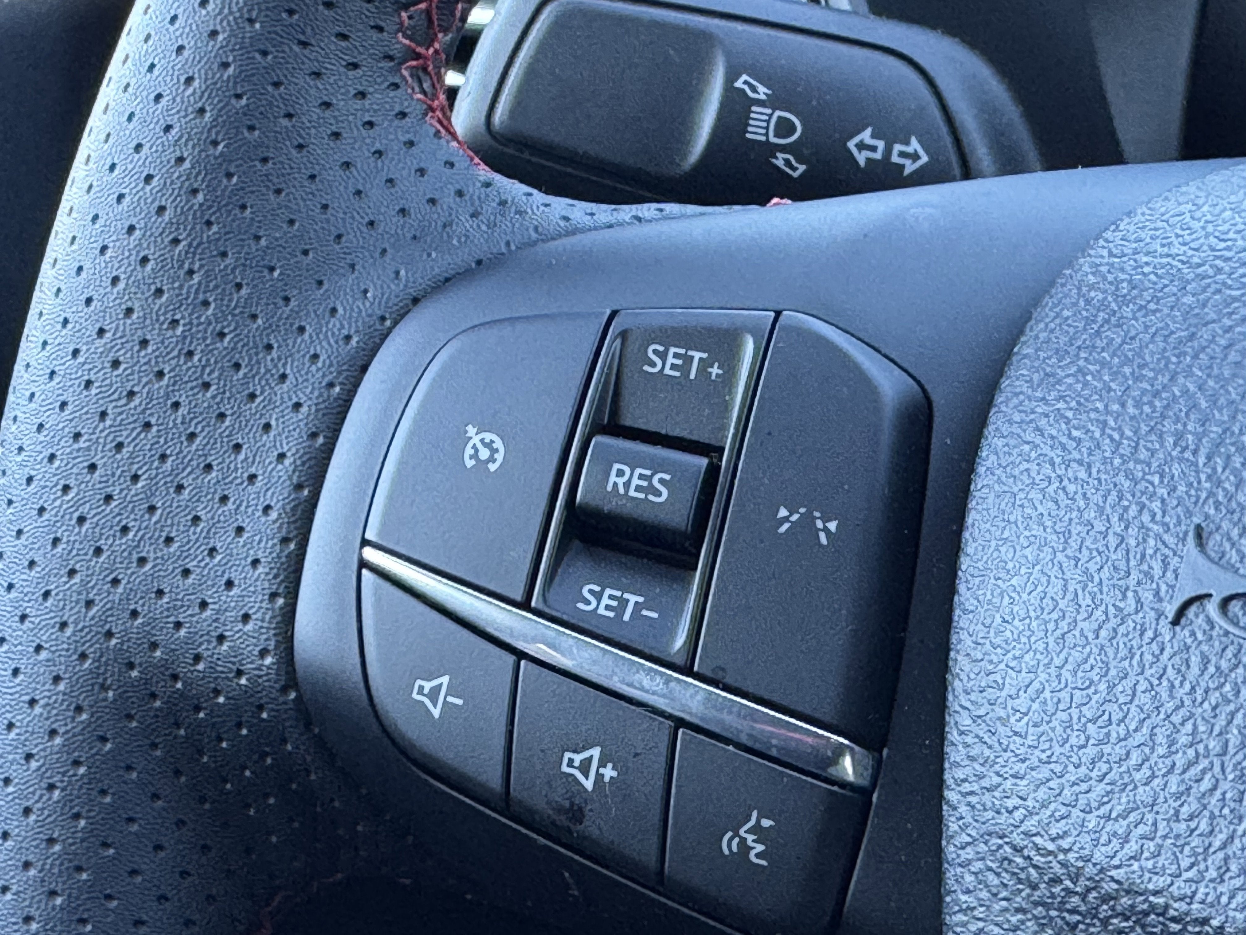 2026 Ford Escape Hybrid ST-Line Select