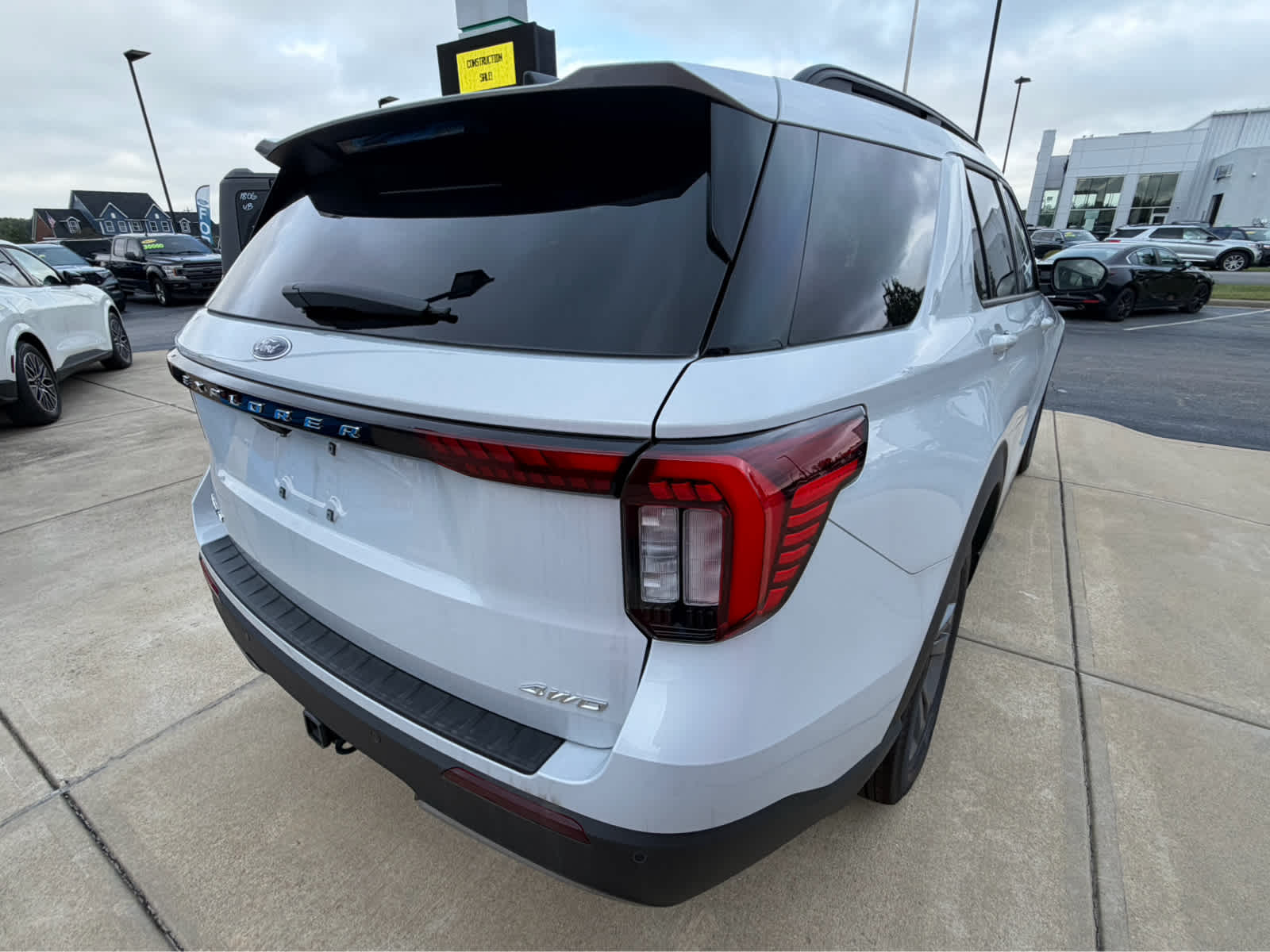2026 Ford Explorer Active w/200A Pkg