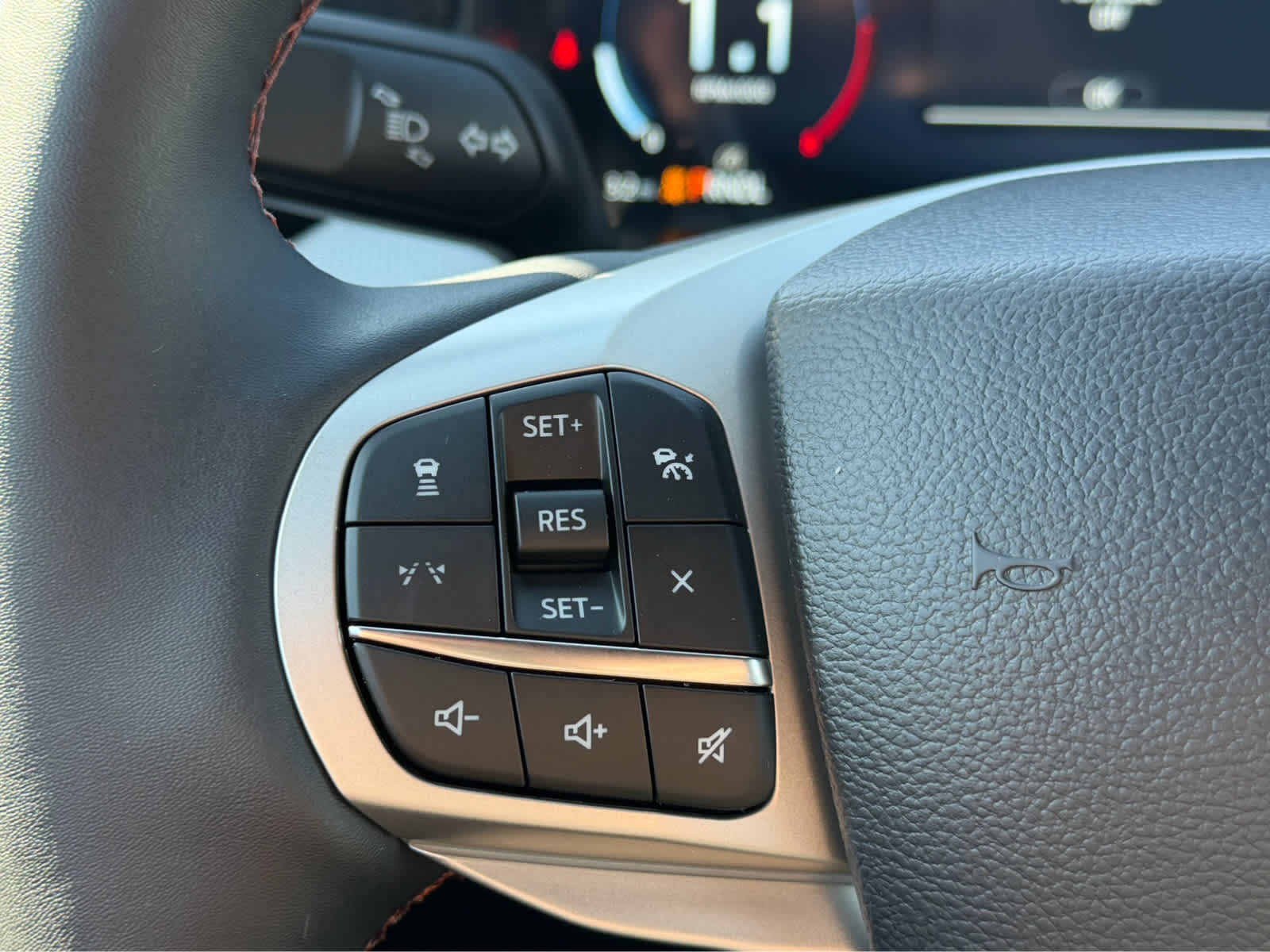 2027 Ford Explorer Active w/200A Pkg