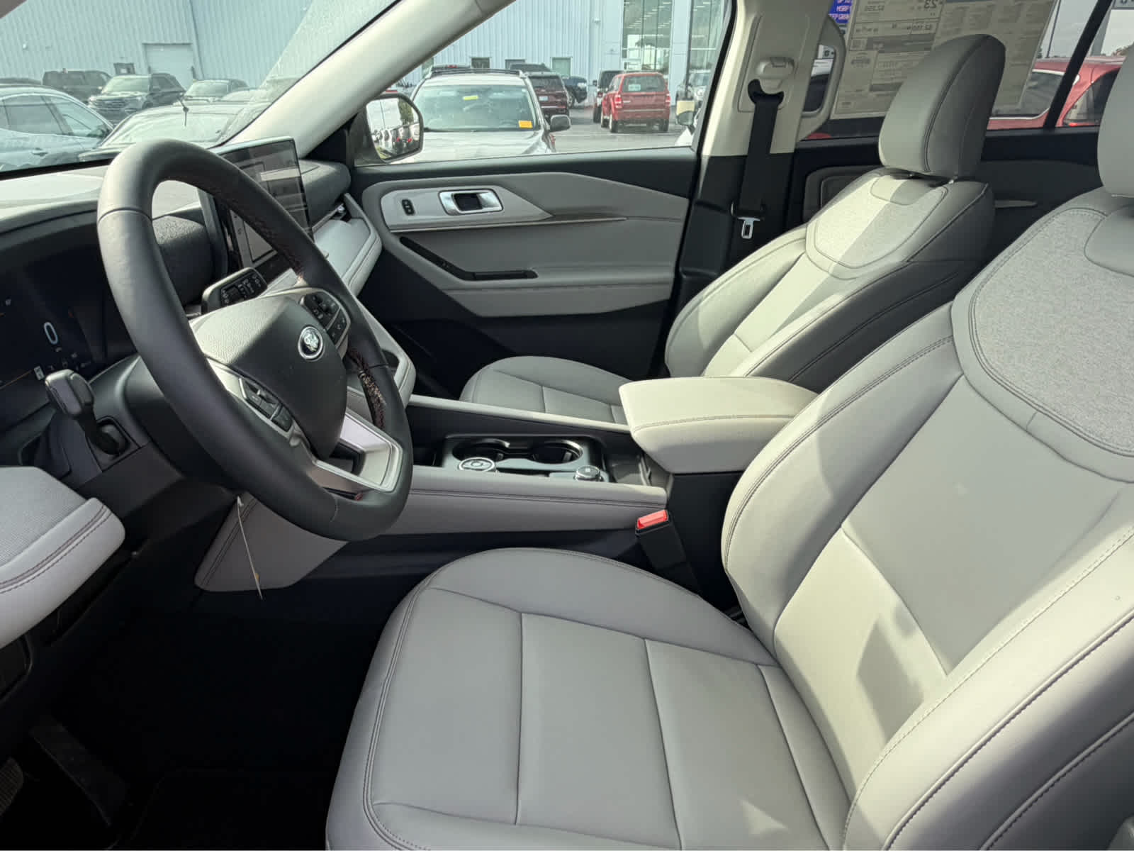 2026 Ford Explorer Active w/200A Pkg
