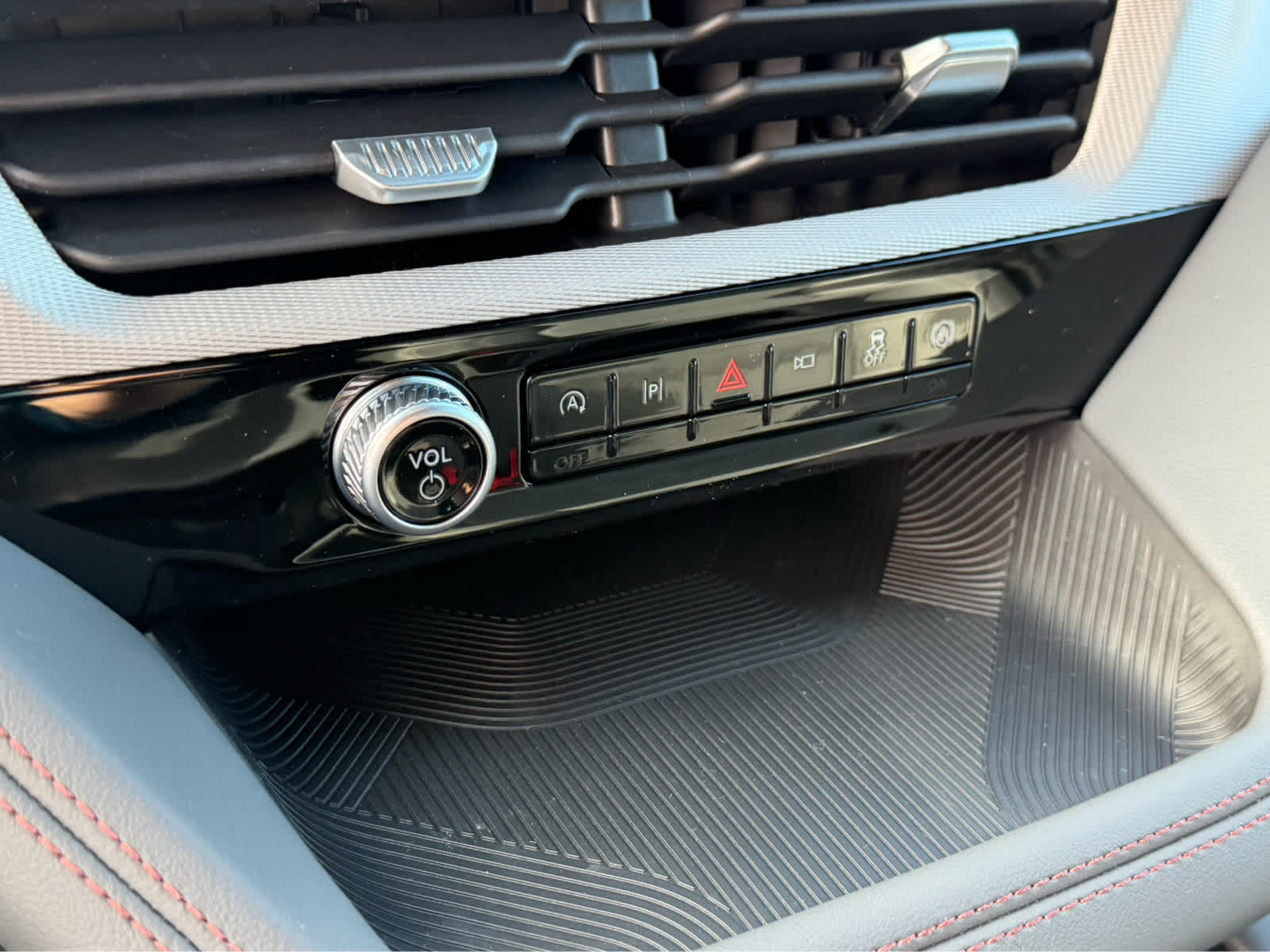 2027 Ford Explorer Active w/200A Pkg