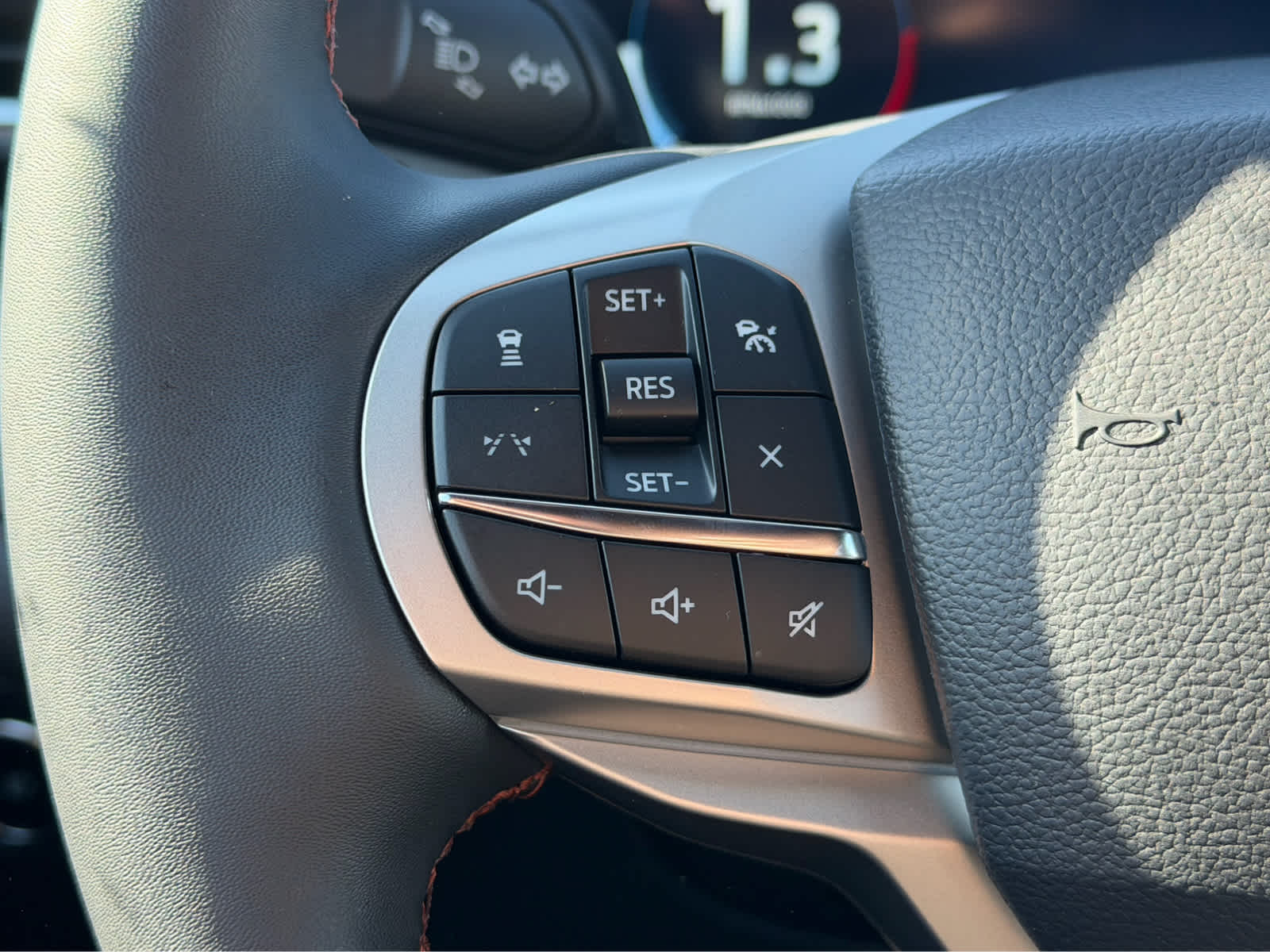 2027 Ford Explorer Active w/200A Pkg