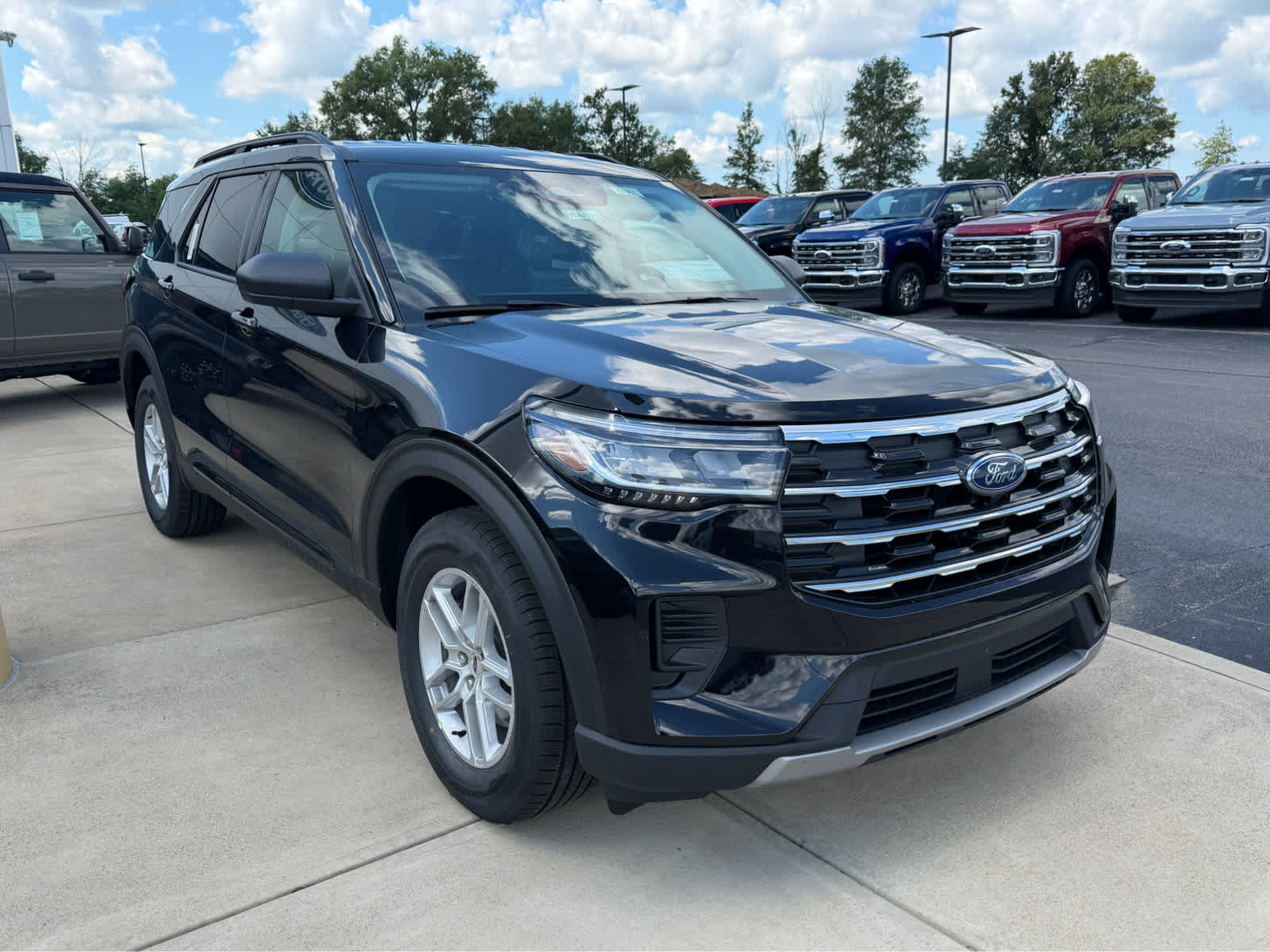 2026 Ford Explorer Active w/200A Pkg