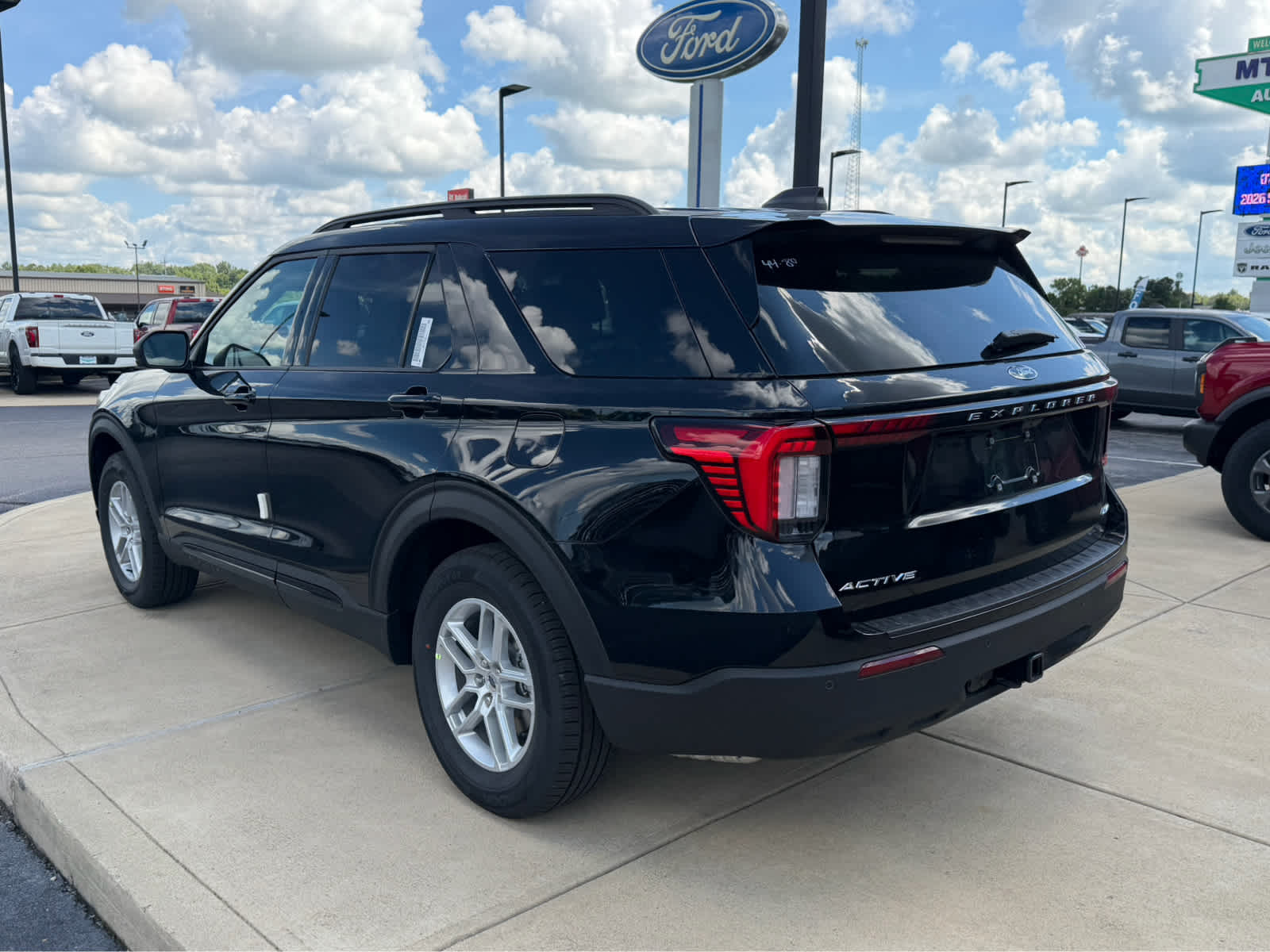 2026 Ford Explorer Active w/200A Pkg