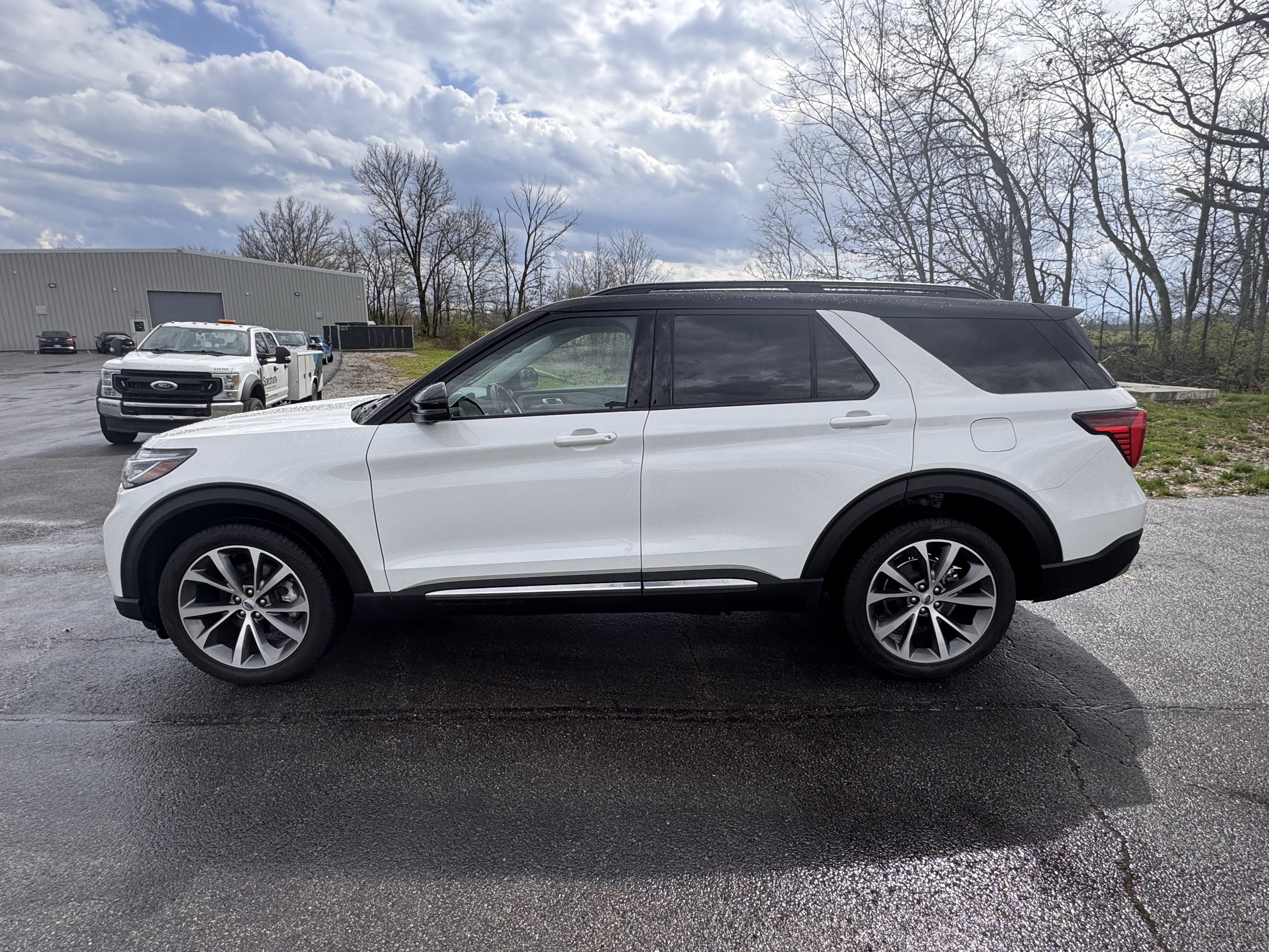 2025 Ford Explorer Platinum