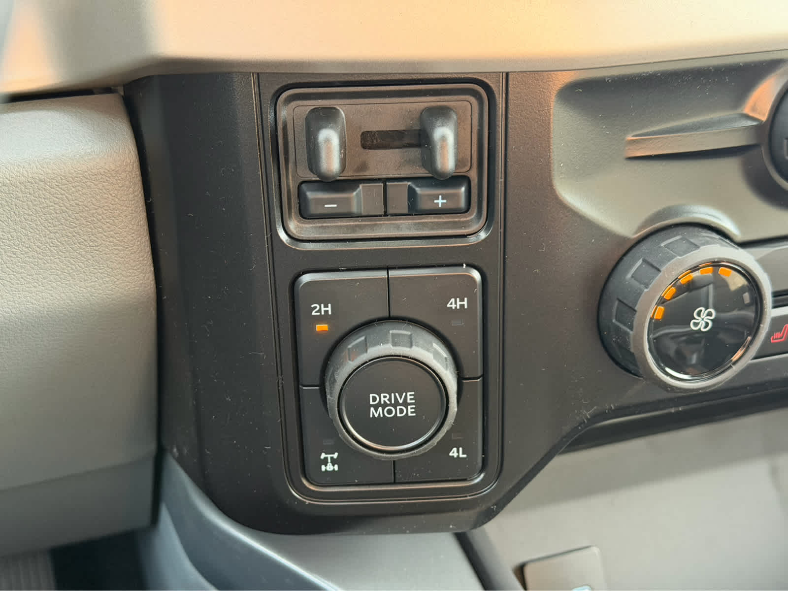 2027 Ford Super Duty F-250 SRW XLT