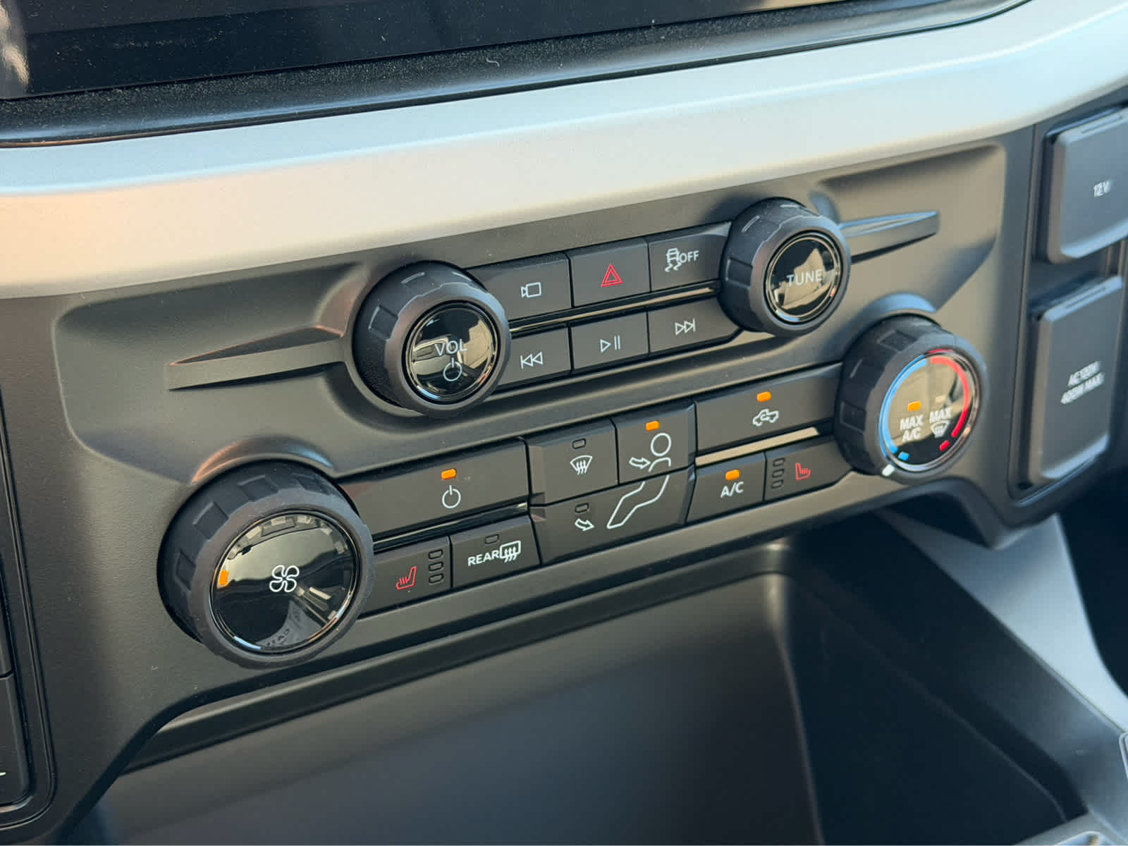2027 Ford Super Duty F-250 SRW XLT
