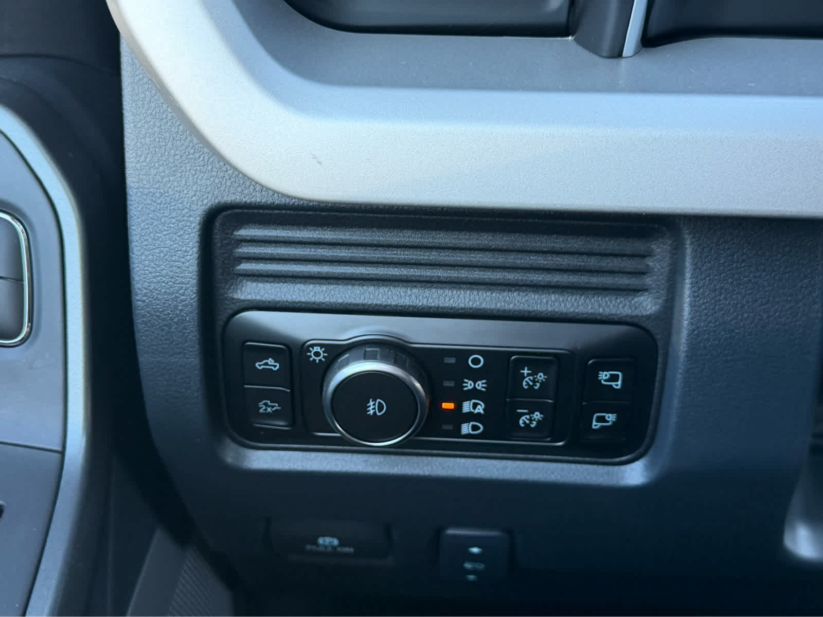 2027 Ford Super Duty F-350 DRW LARIAT