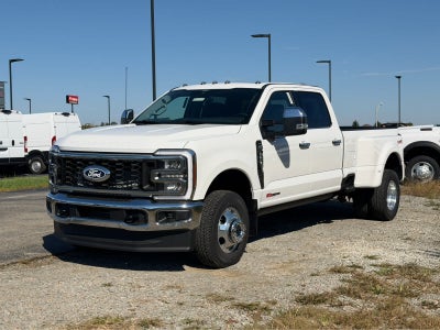 2027 Ford Super Duty F-350 DRW LARIAT