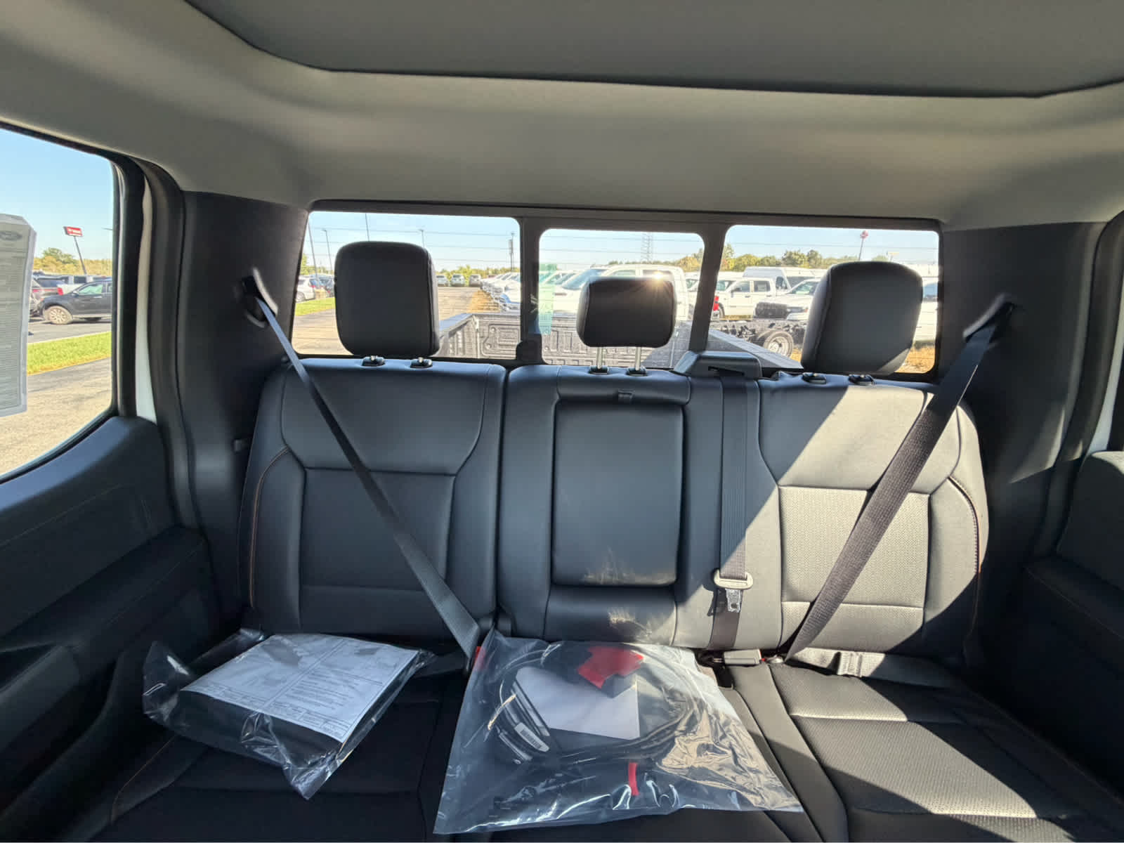 2027 Ford Super Duty F-350 DRW LARIAT
