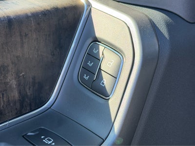 2027 Ford Super Duty F-350 DRW LARIAT