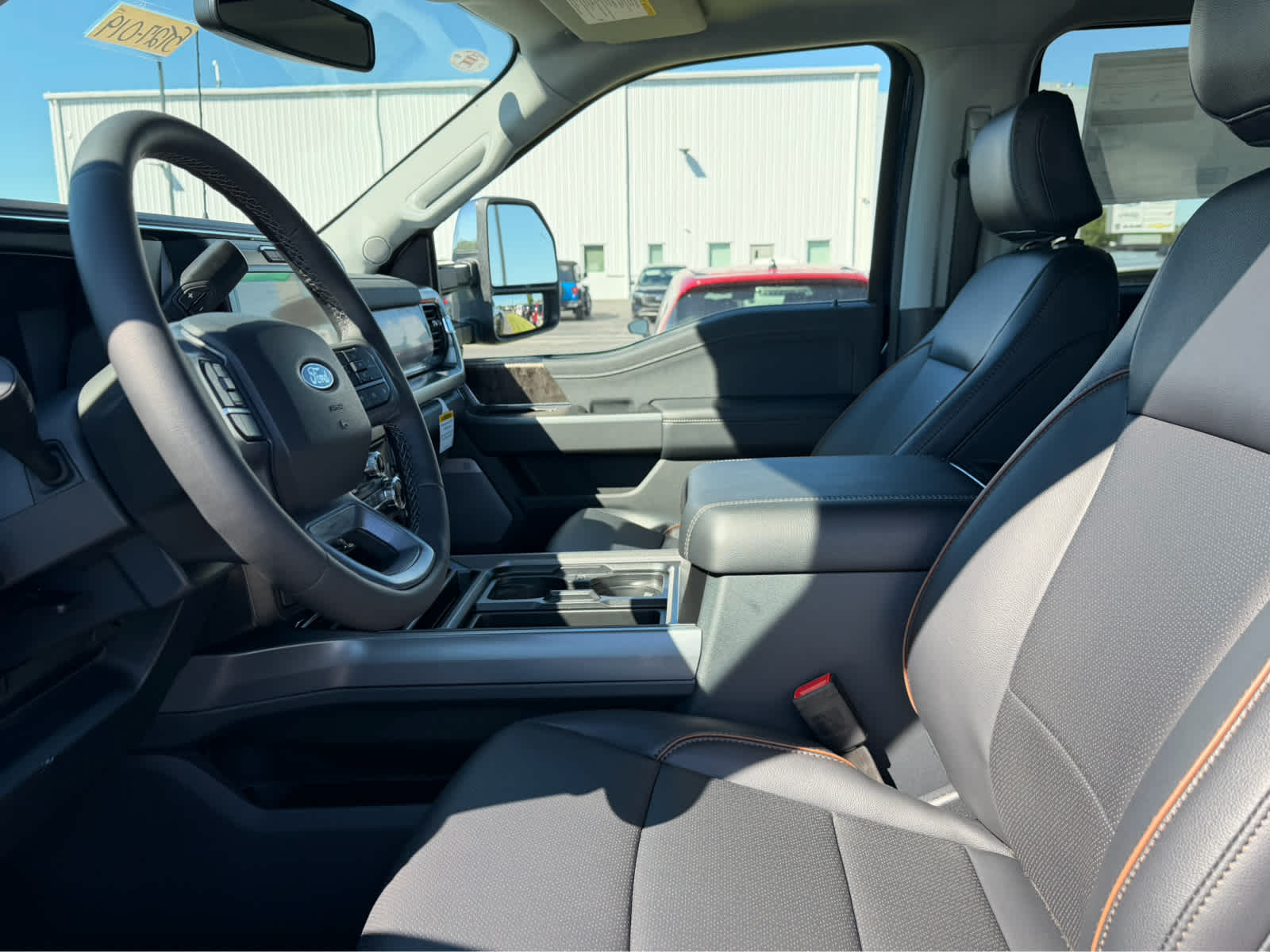2027 Ford Super Duty F-350 DRW LARIAT
