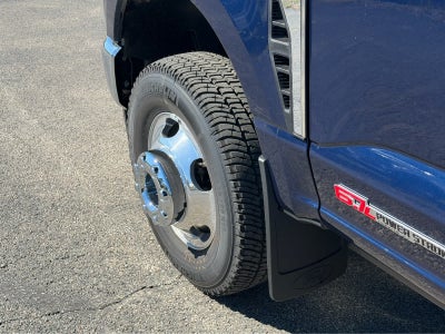 2027 Ford Super Duty F-350 DRW LARIAT