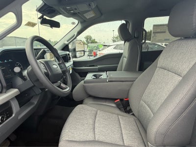 2027 Ford Super Duty F-350 DRW XL