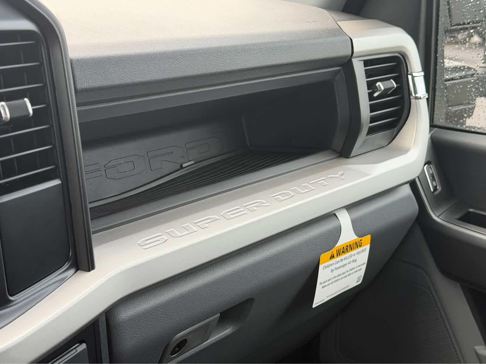 2027 Ford Super Duty F-350 DRW XL
