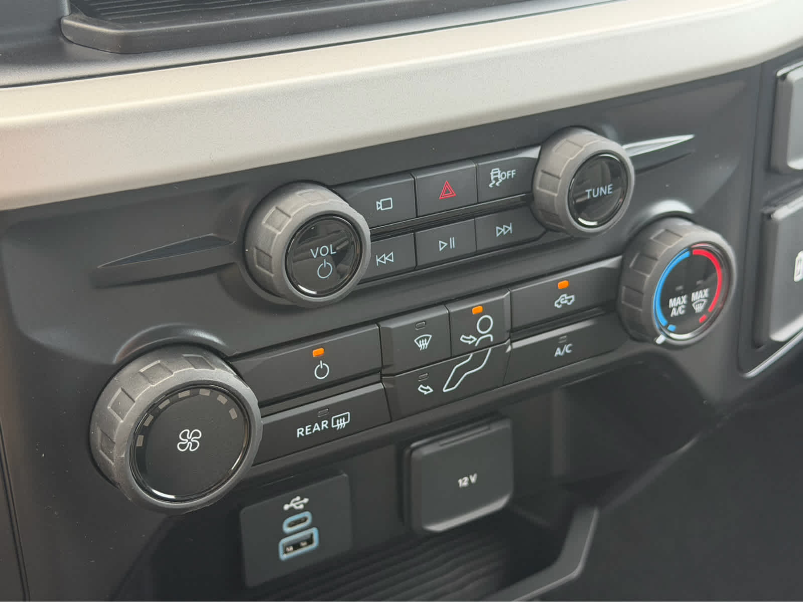 2027 Ford Super Duty F-350 DRW XL