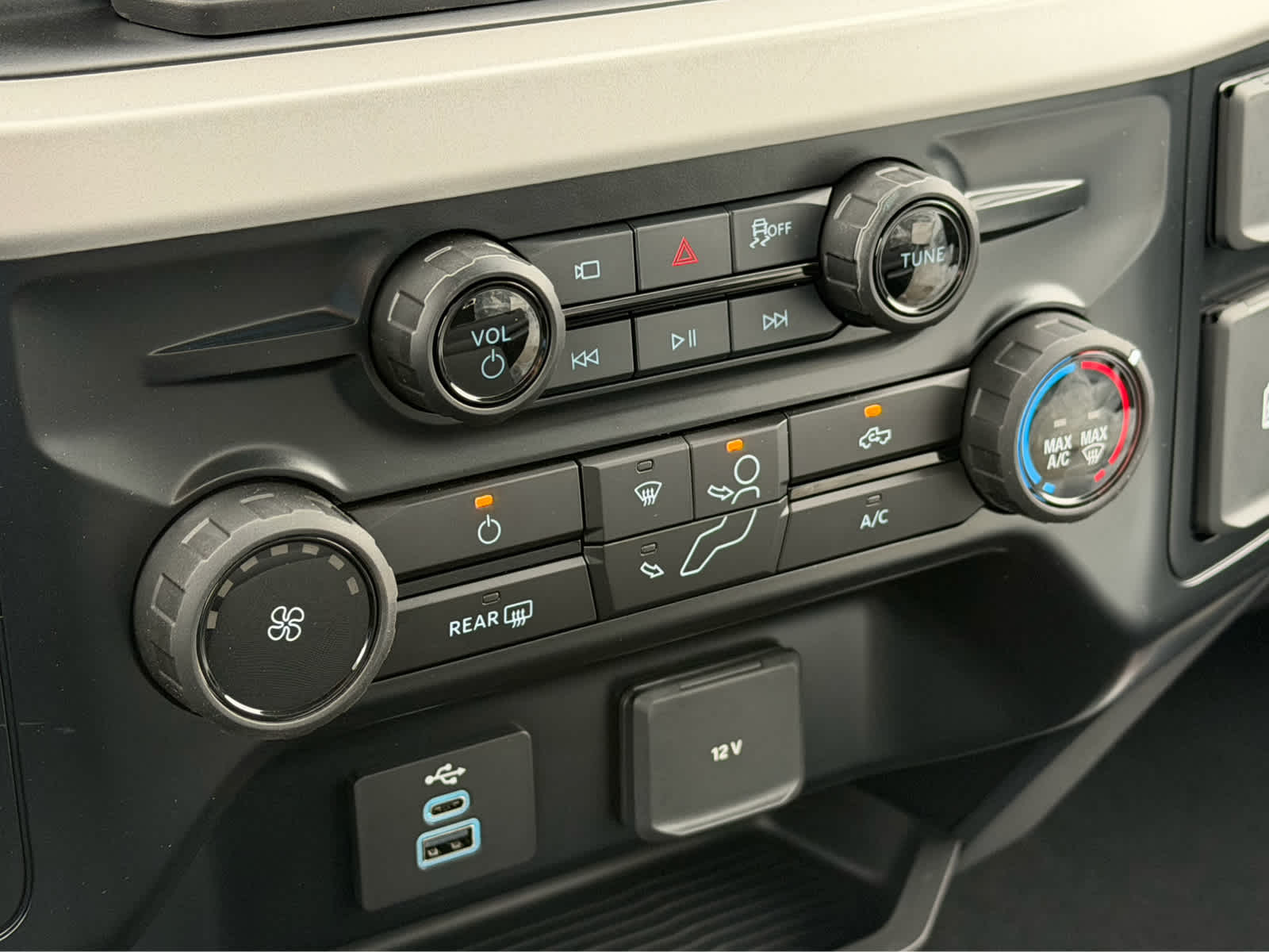 2027 Ford Super Duty F-350 DRW XL