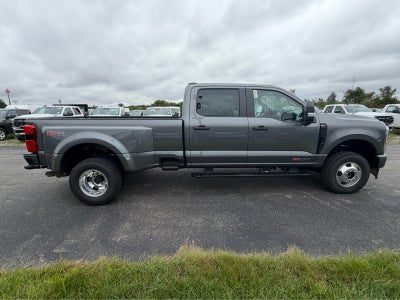 2027 Ford Super Duty F-350 DRW XL