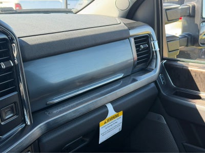 2027 Ford Super Duty F-350 DRW LARIAT