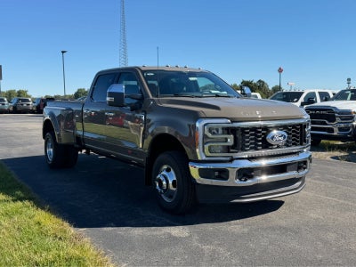 2027 Ford Super Duty F-350 DRW LARIAT