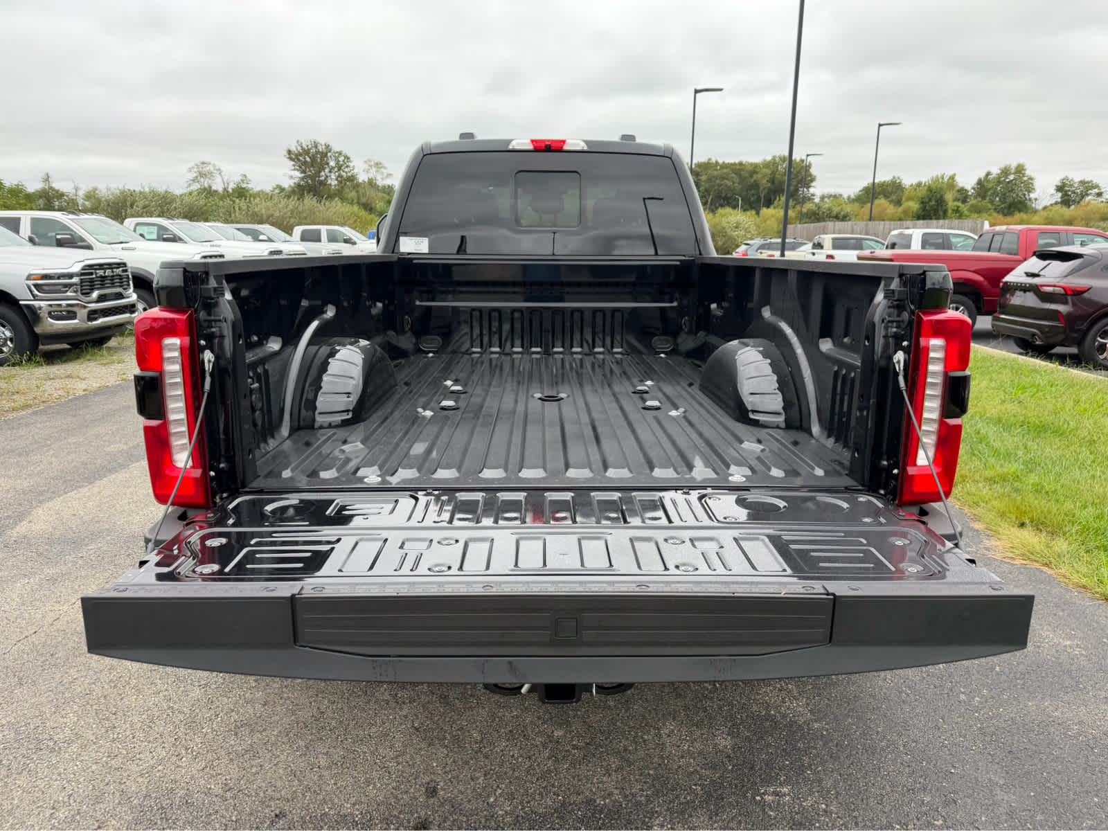 2027 Ford Super Duty F-350 DRW XL