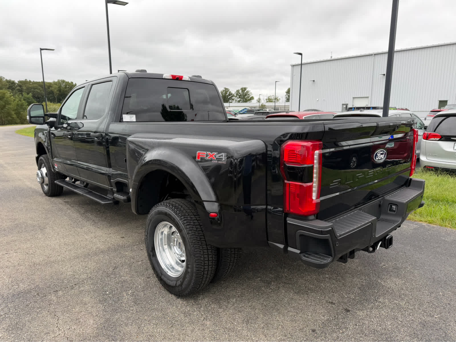 2027 Ford Super Duty F-350 DRW XL
