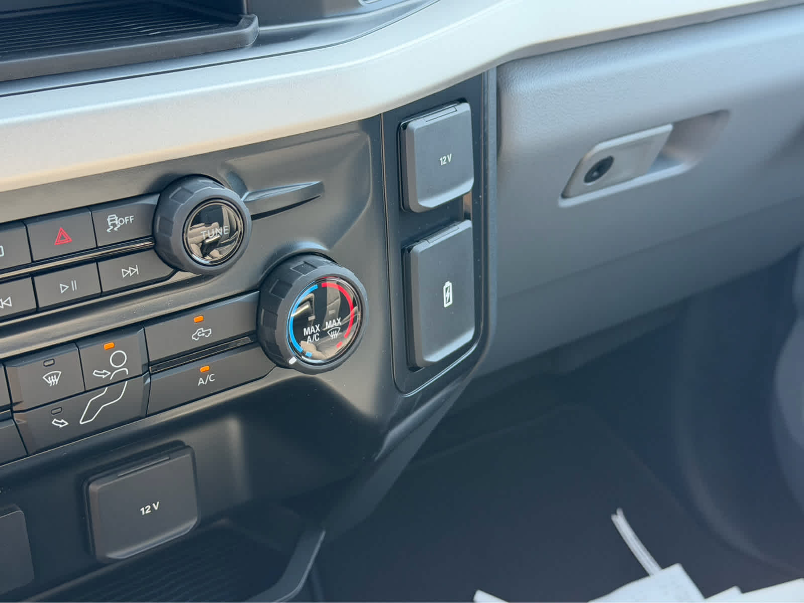 2027 Ford Super Duty F-350 DRW XL