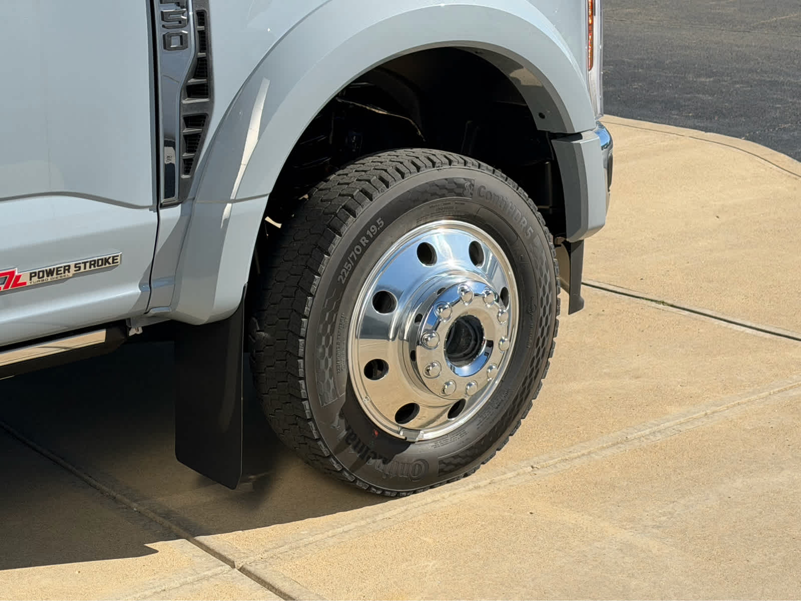 2026 Ford Super Duty F-450 DRW LARIAT