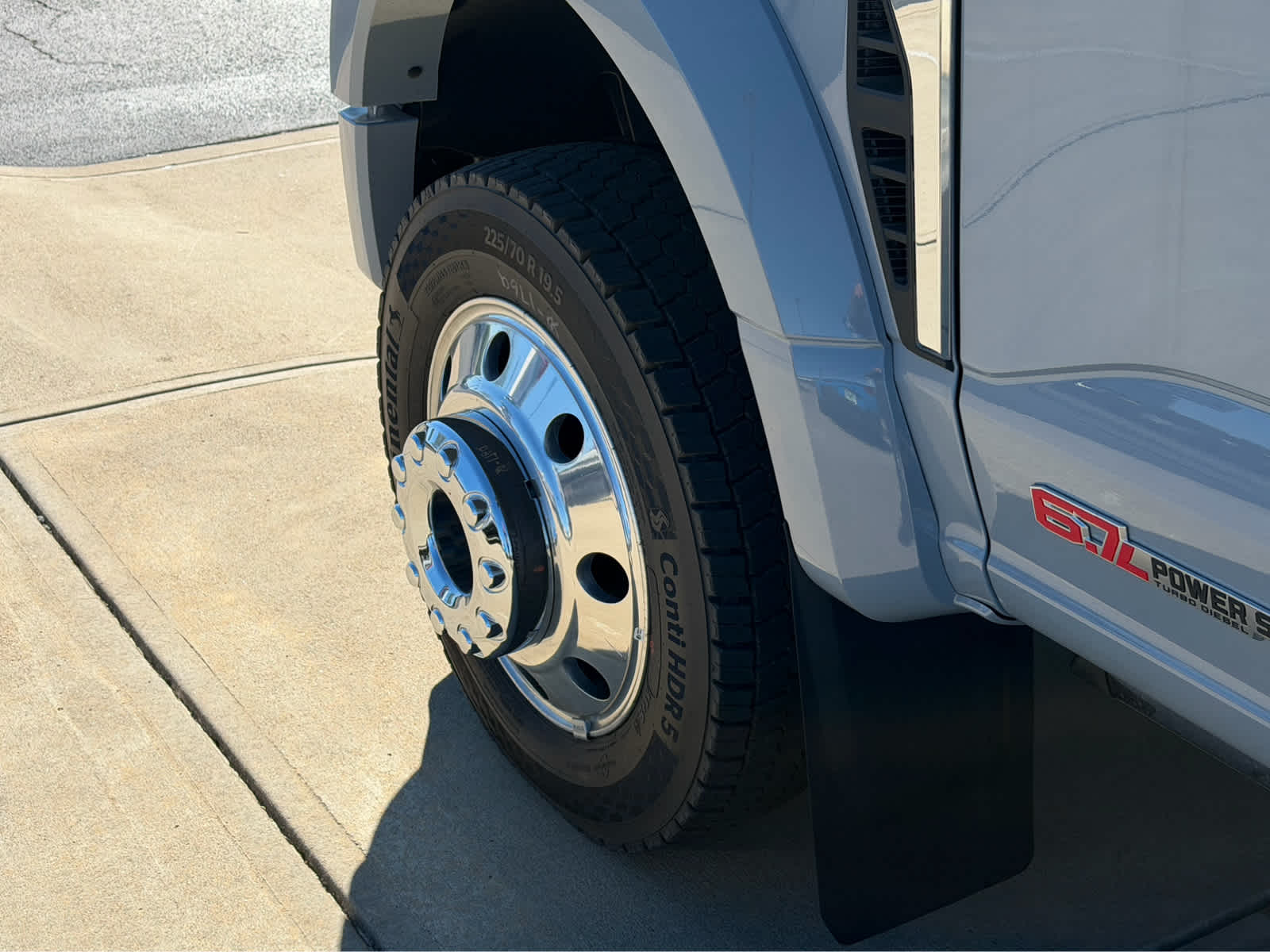 2026 Ford Super Duty F-450 DRW LARIAT