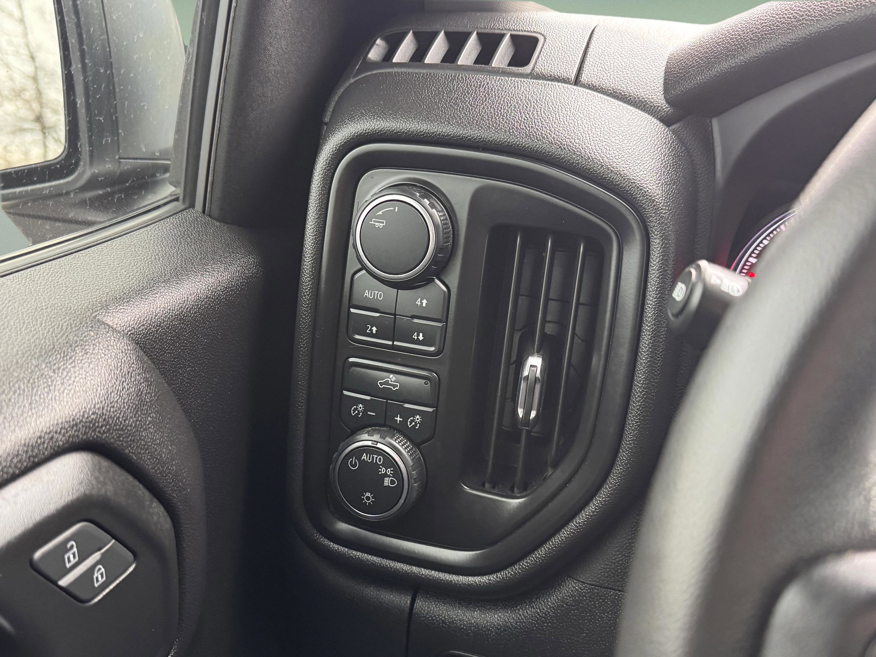 2023 Chevrolet Silverado 1500 Custom Trail Boss