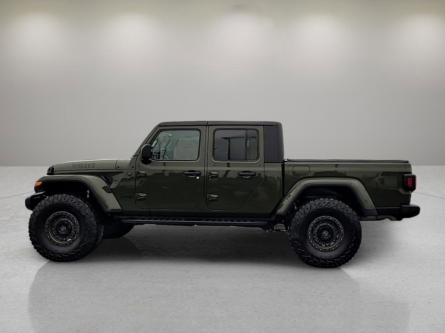 2023 Jeep Gladiator Willys photo 2