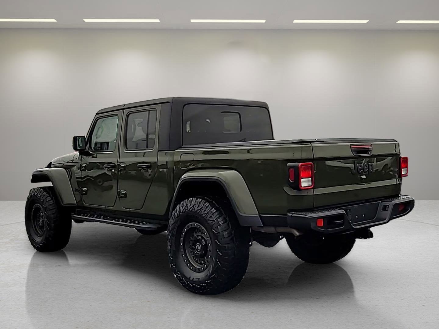 2023 Jeep Gladiator Willys photo 3