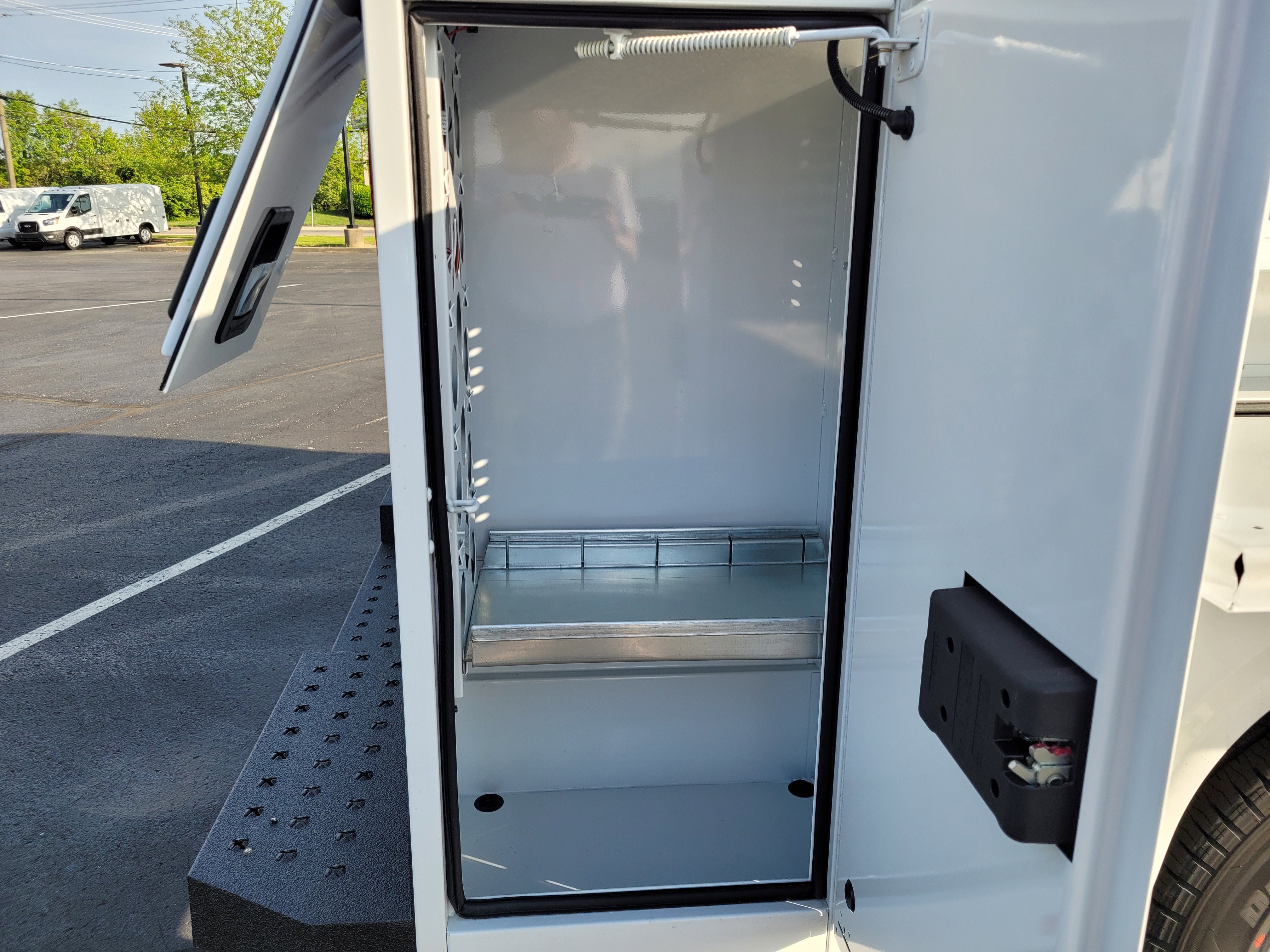 2026 Ford E-350SD Base Cutaway