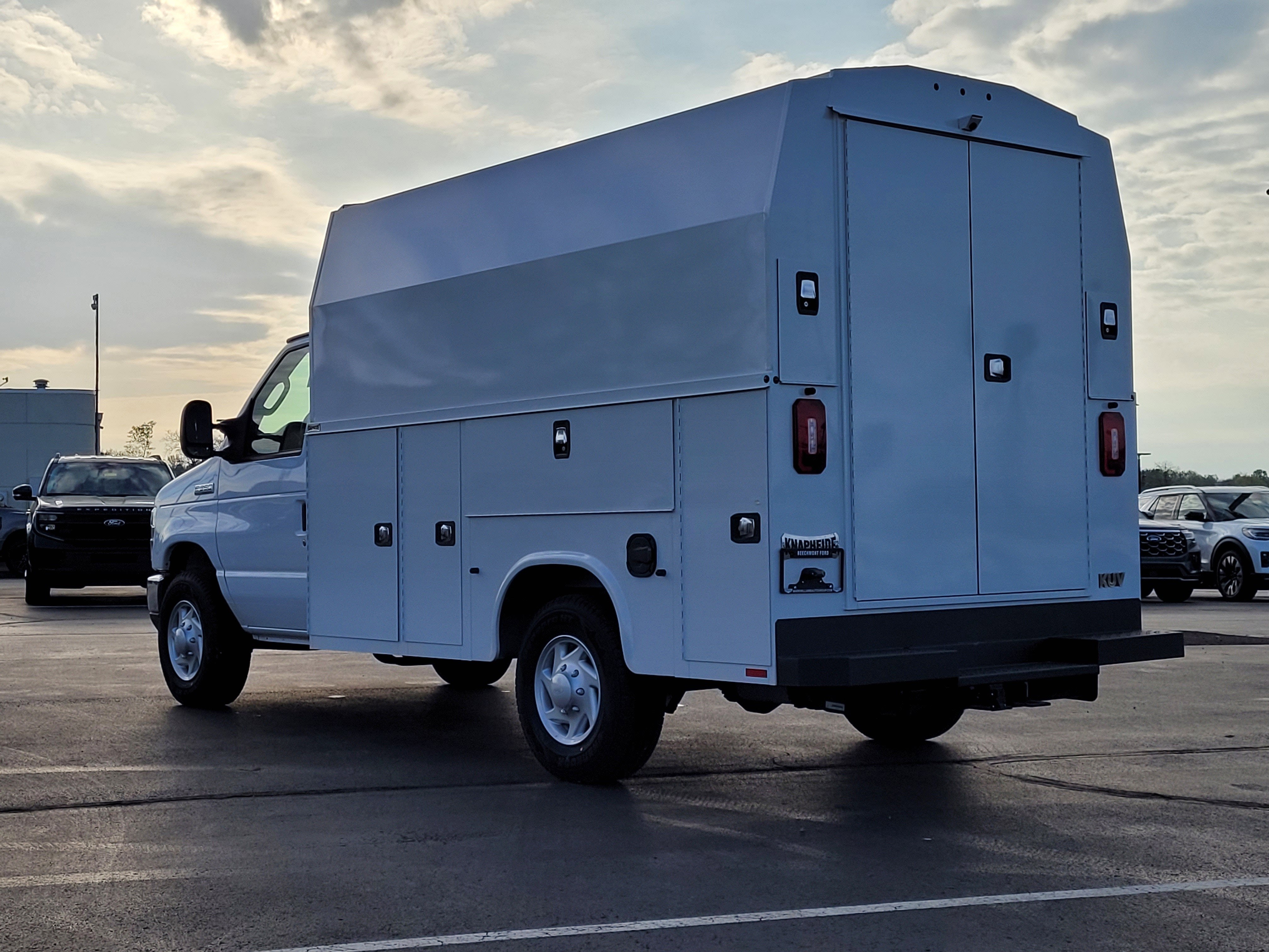 2026 Ford E-350SD Base Cutaway
