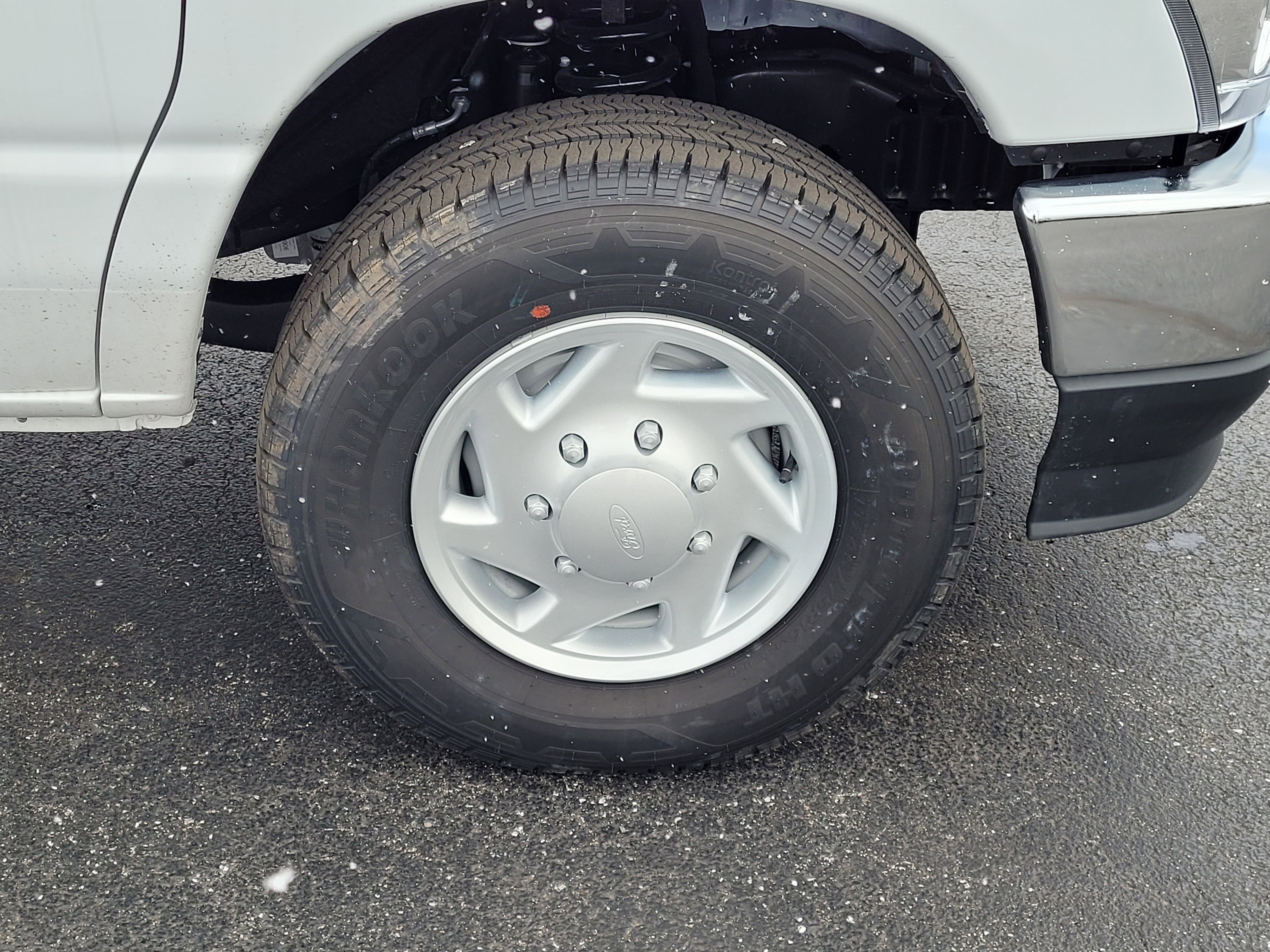 2026 Ford E-350SD Base Cutaway