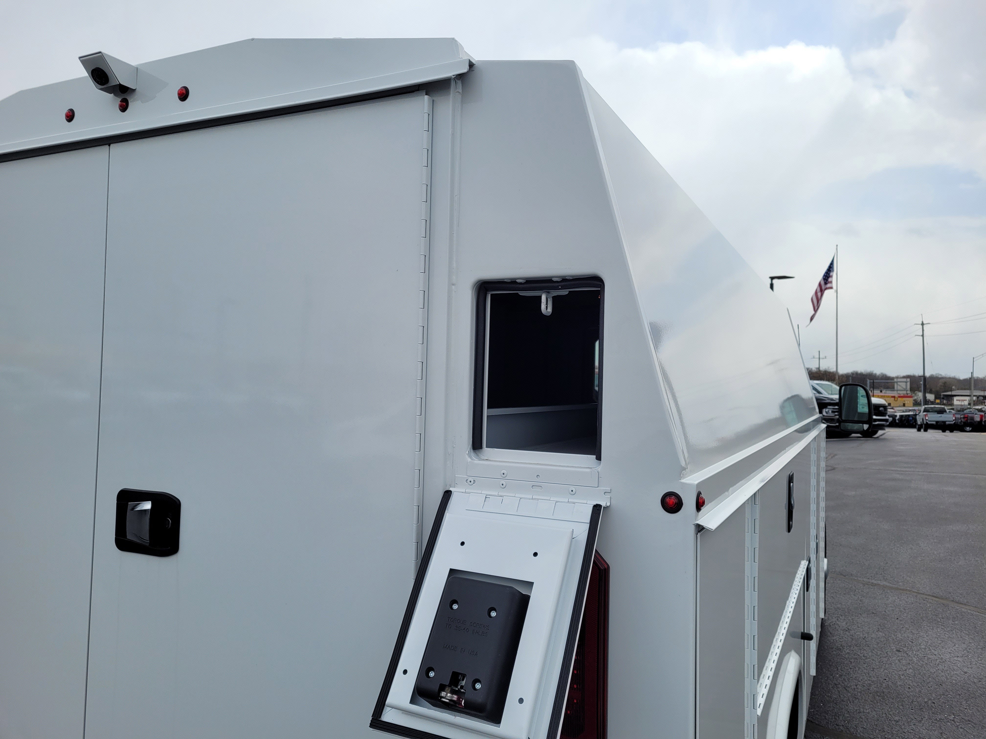 2026 Ford E-350SD Base Cutaway