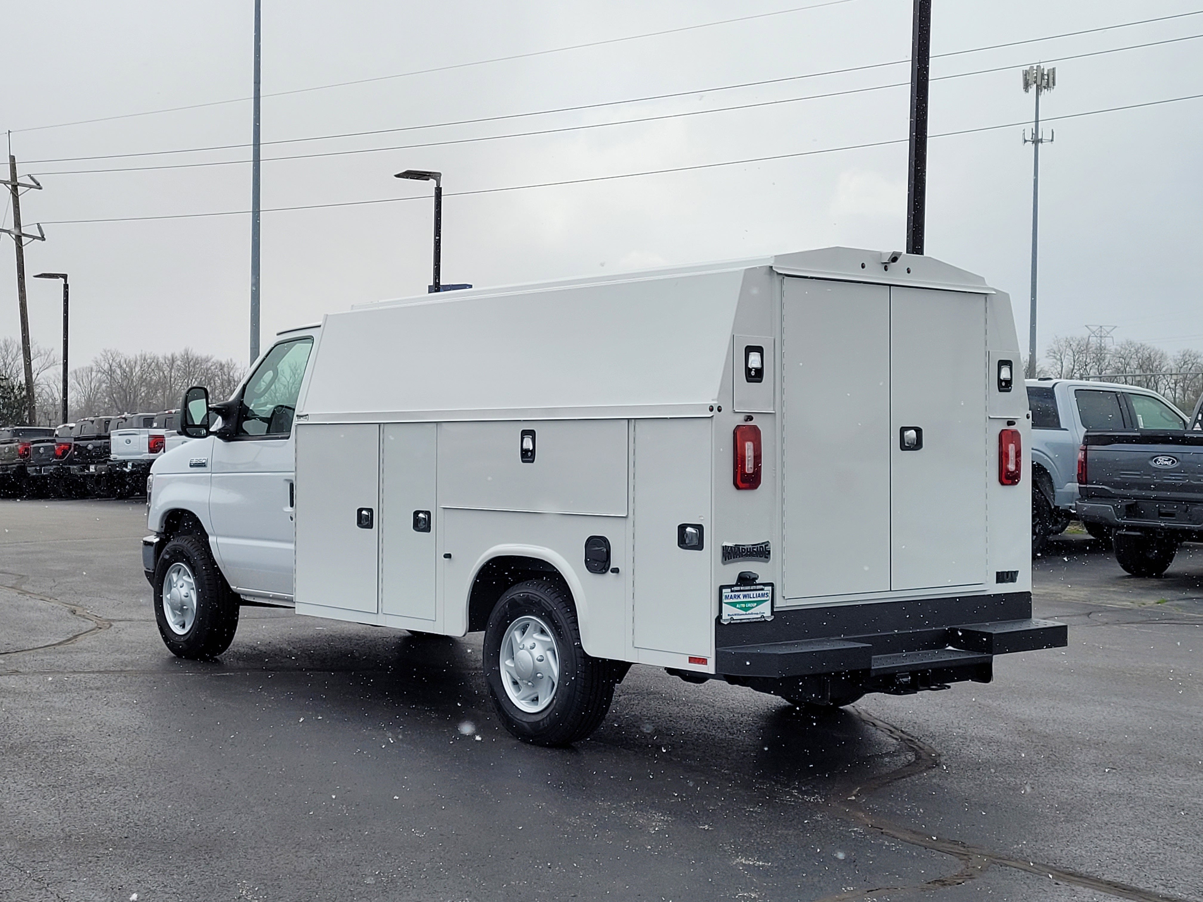 2026 Ford E-350SD Base Cutaway