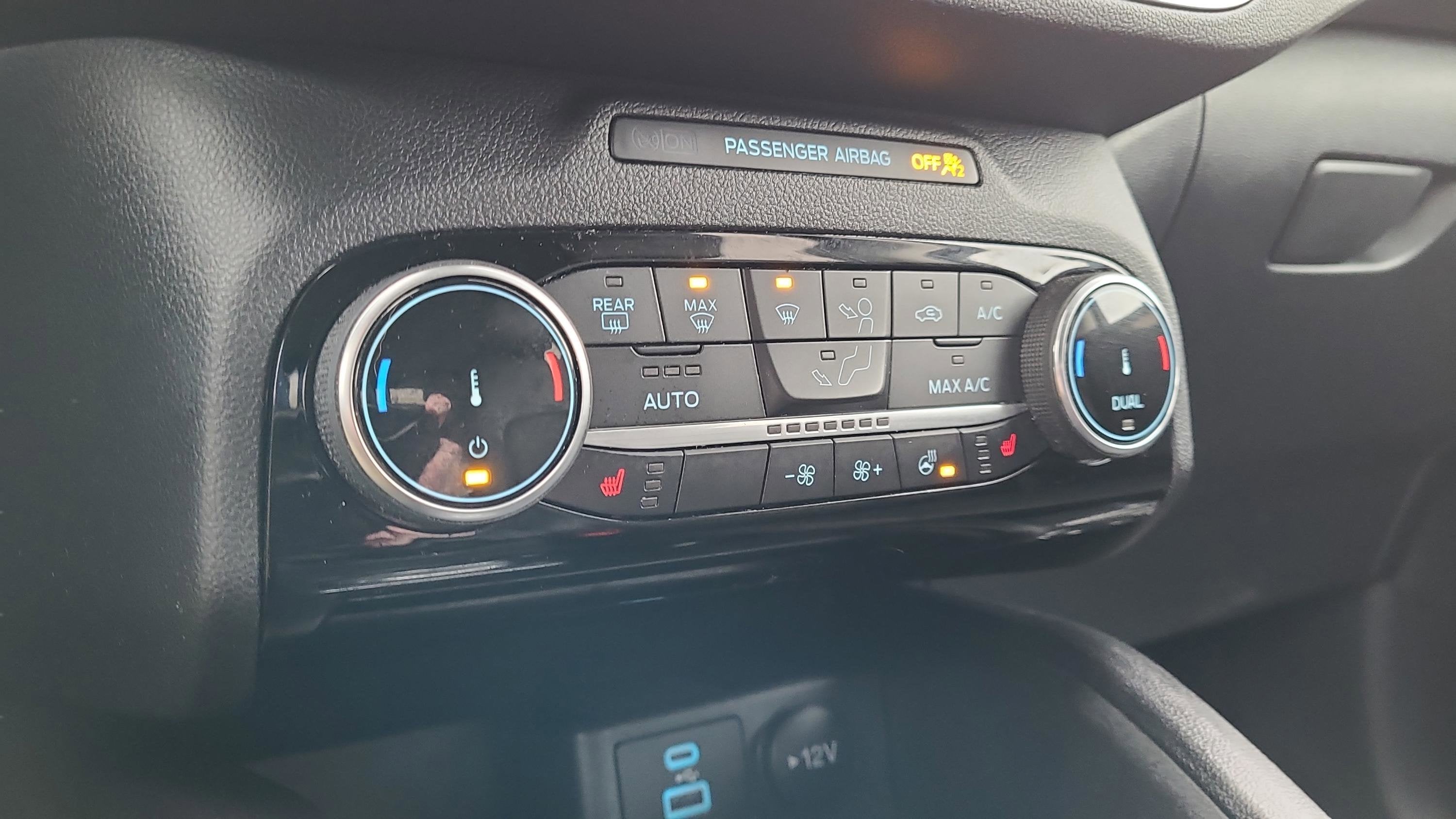 2022 Ford Escape Hybrid Titanium