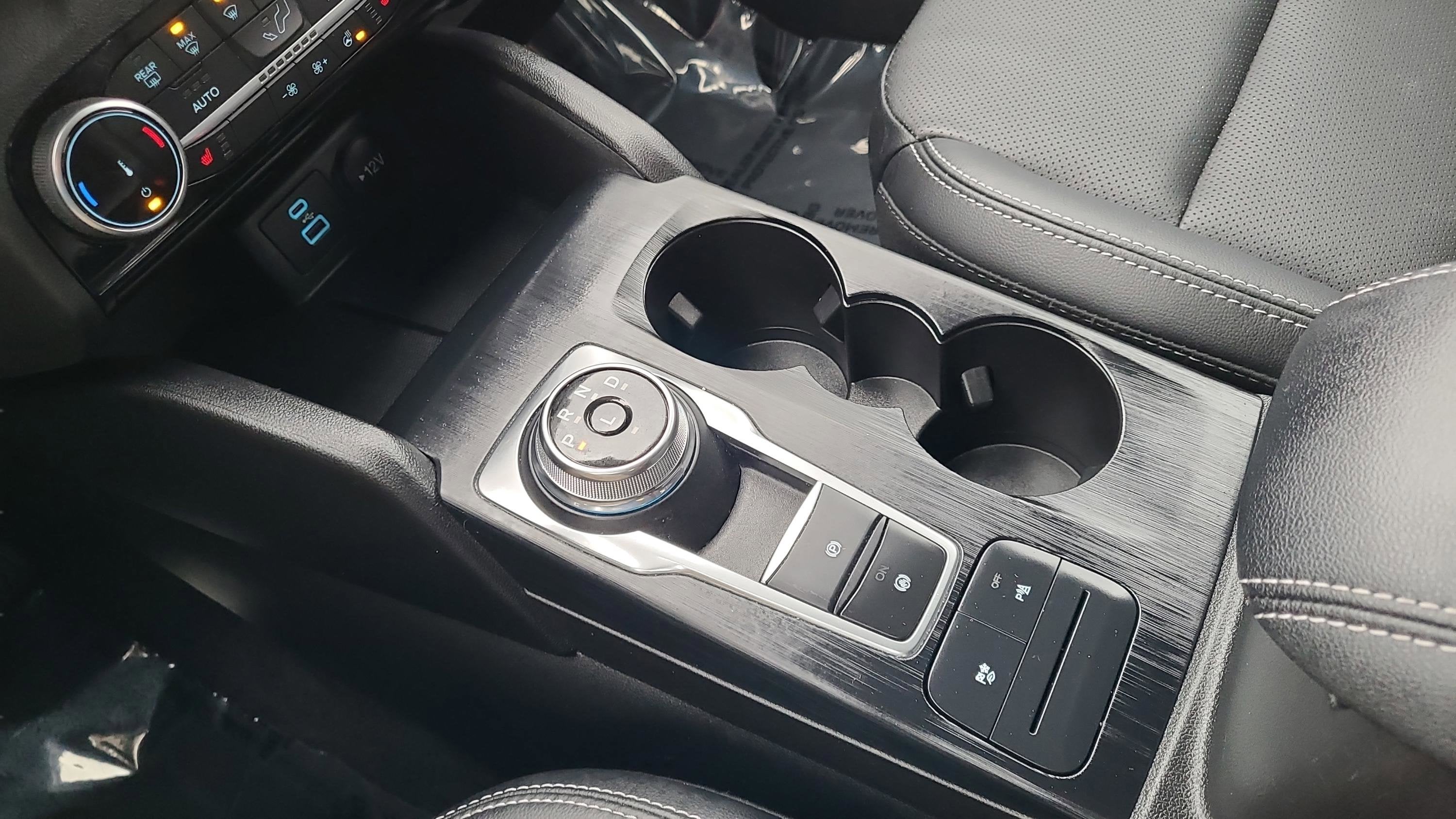 2022 Ford Escape Hybrid Titanium