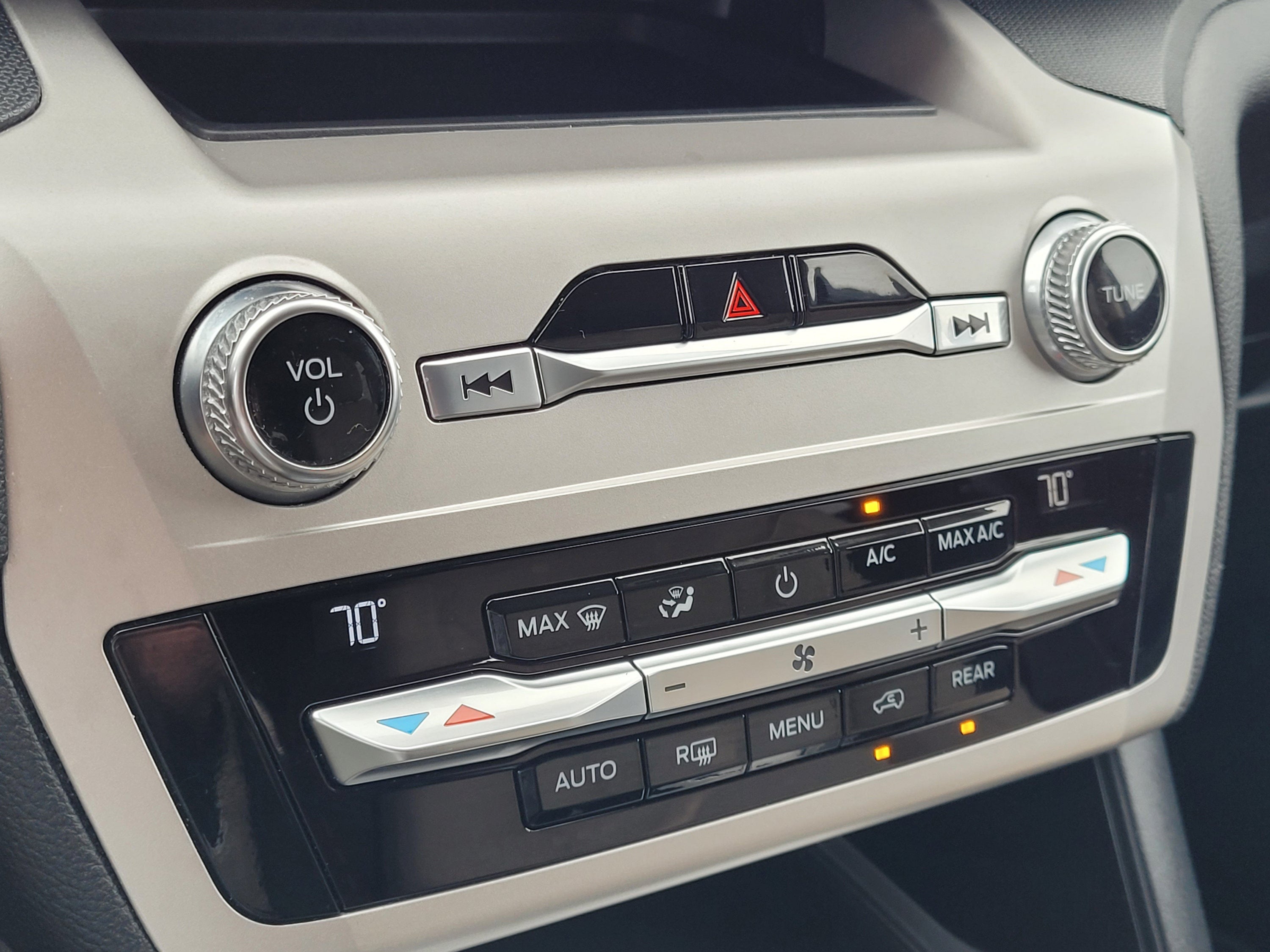 2020 Ford Explorer Base