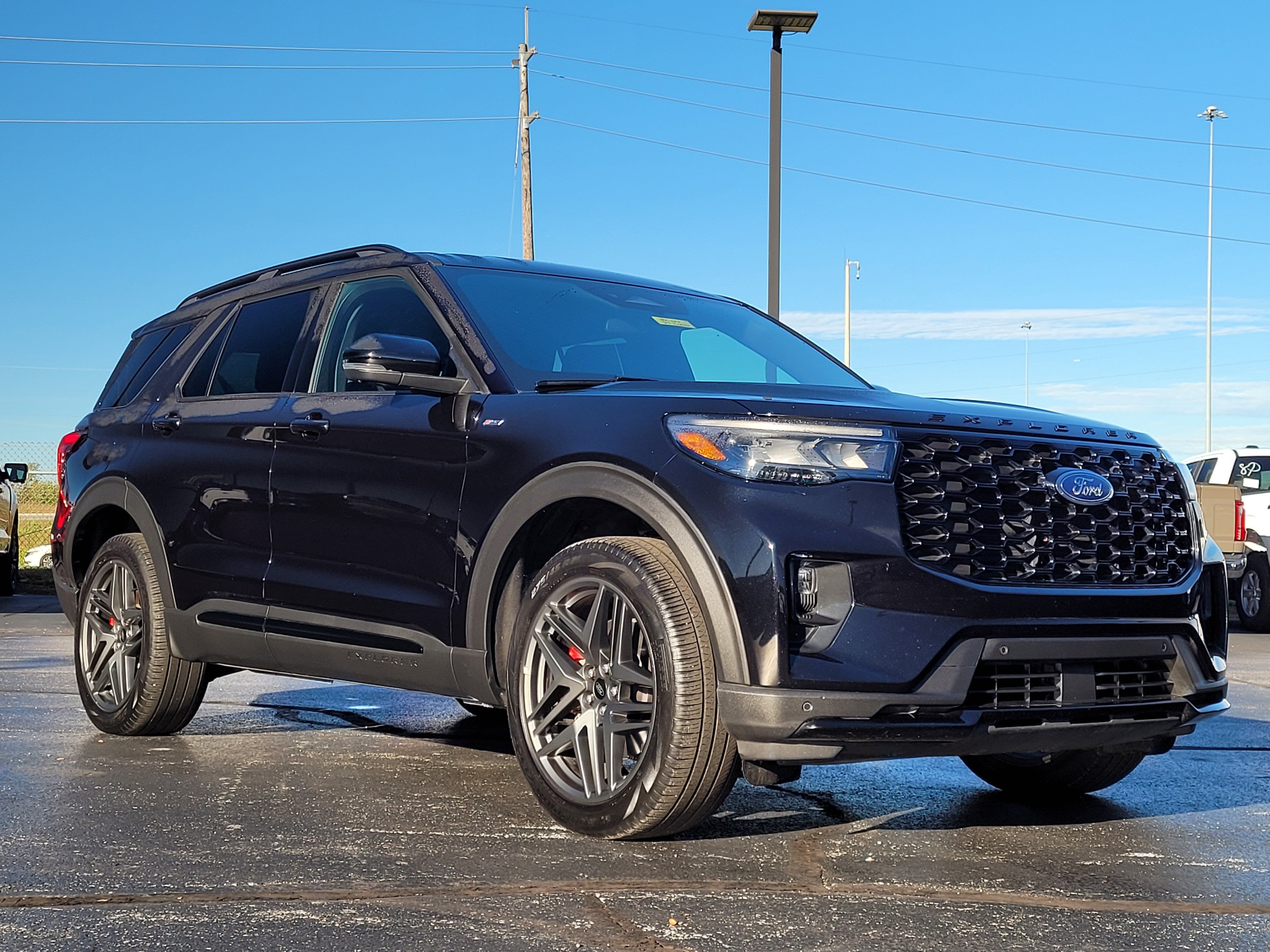 2025 Ford Explorer ST-Line