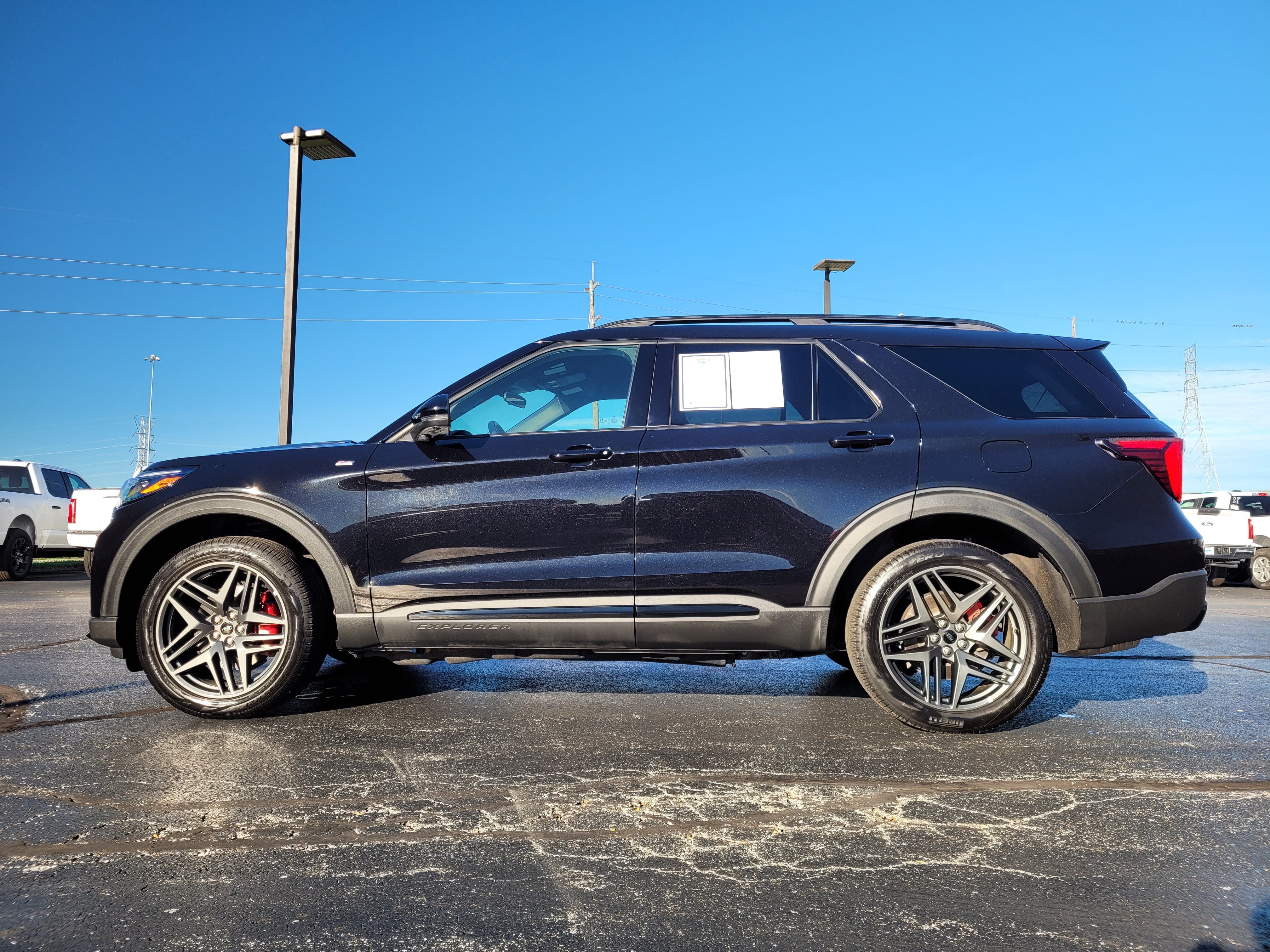 2025 Ford Explorer ST-Line