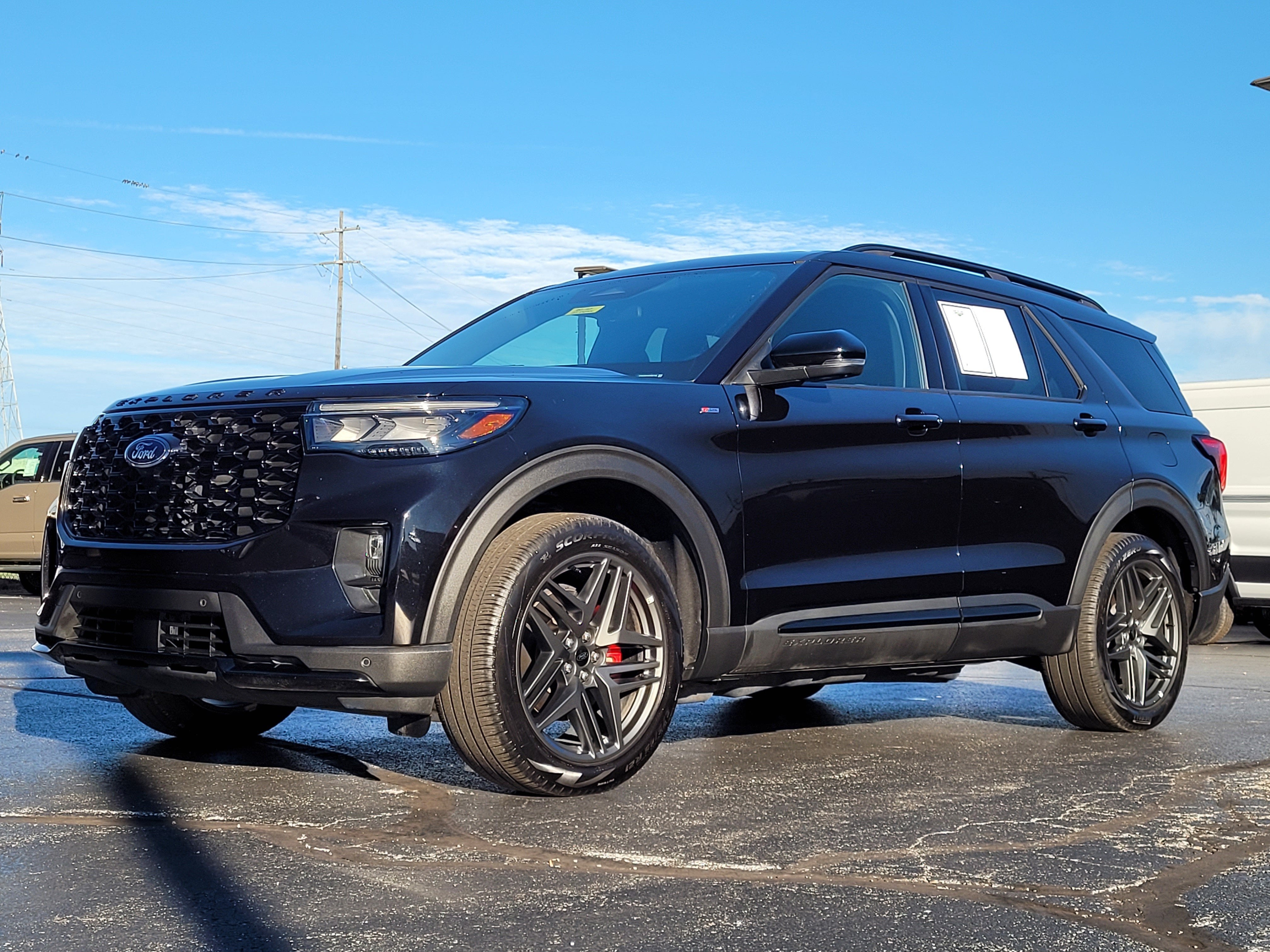 2025 Ford Explorer ST-Line
