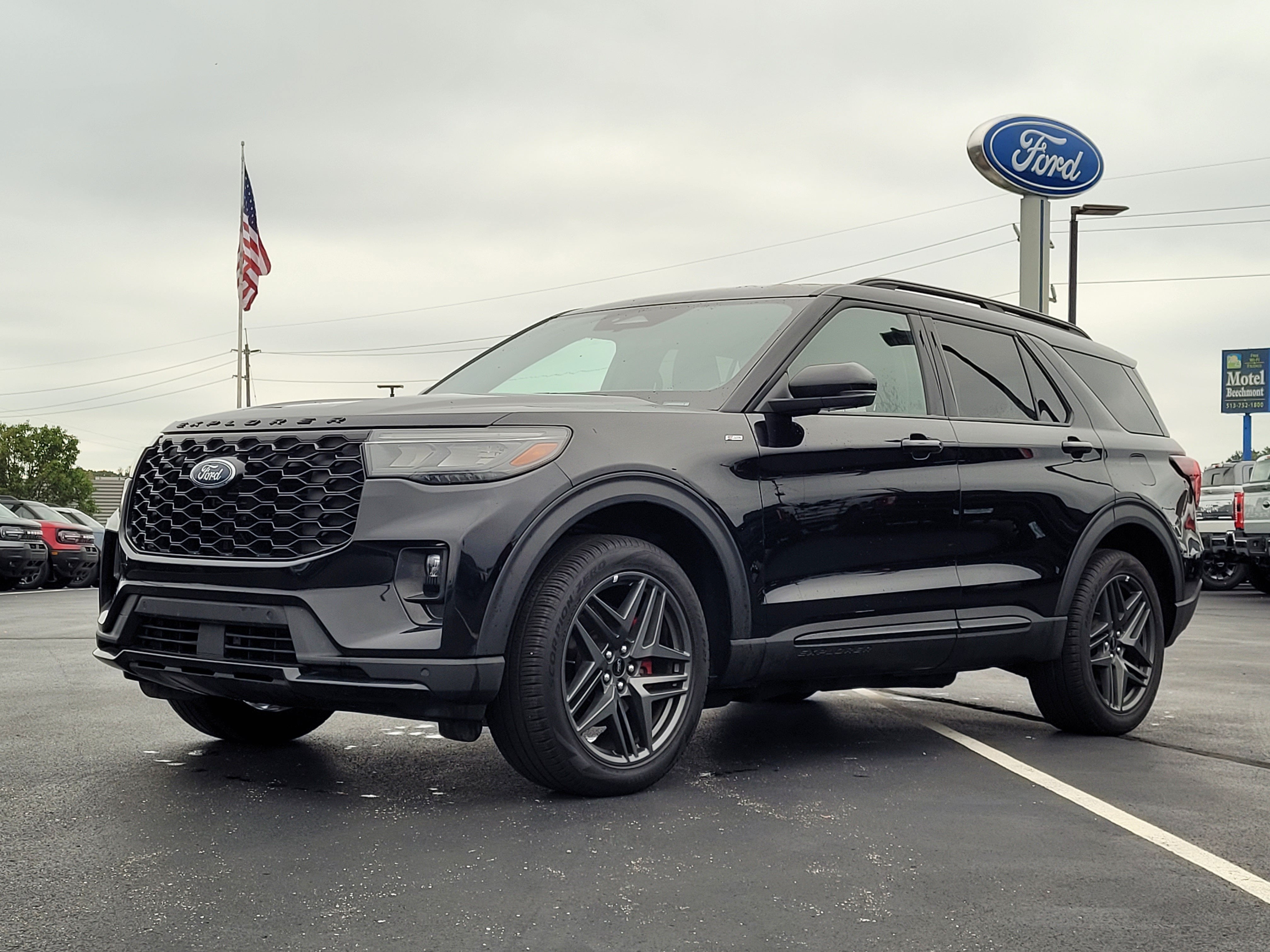2025 Ford Explorer ST-Line