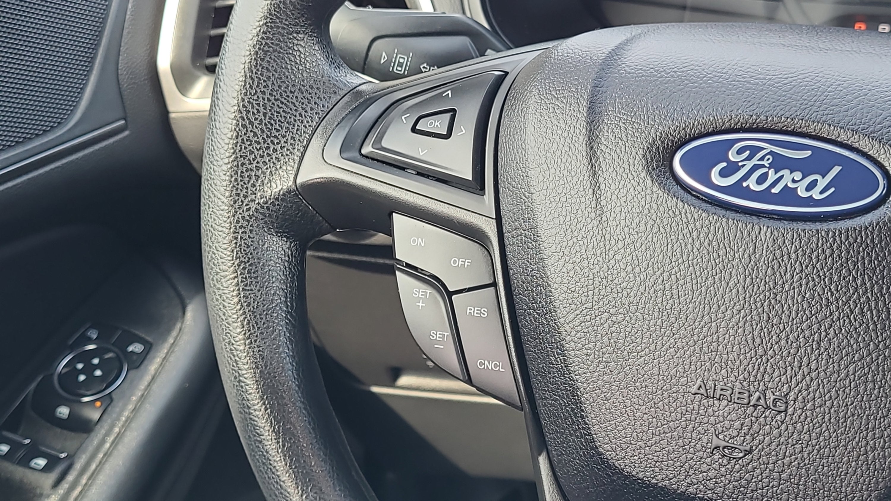 2023 Ford Edge SE