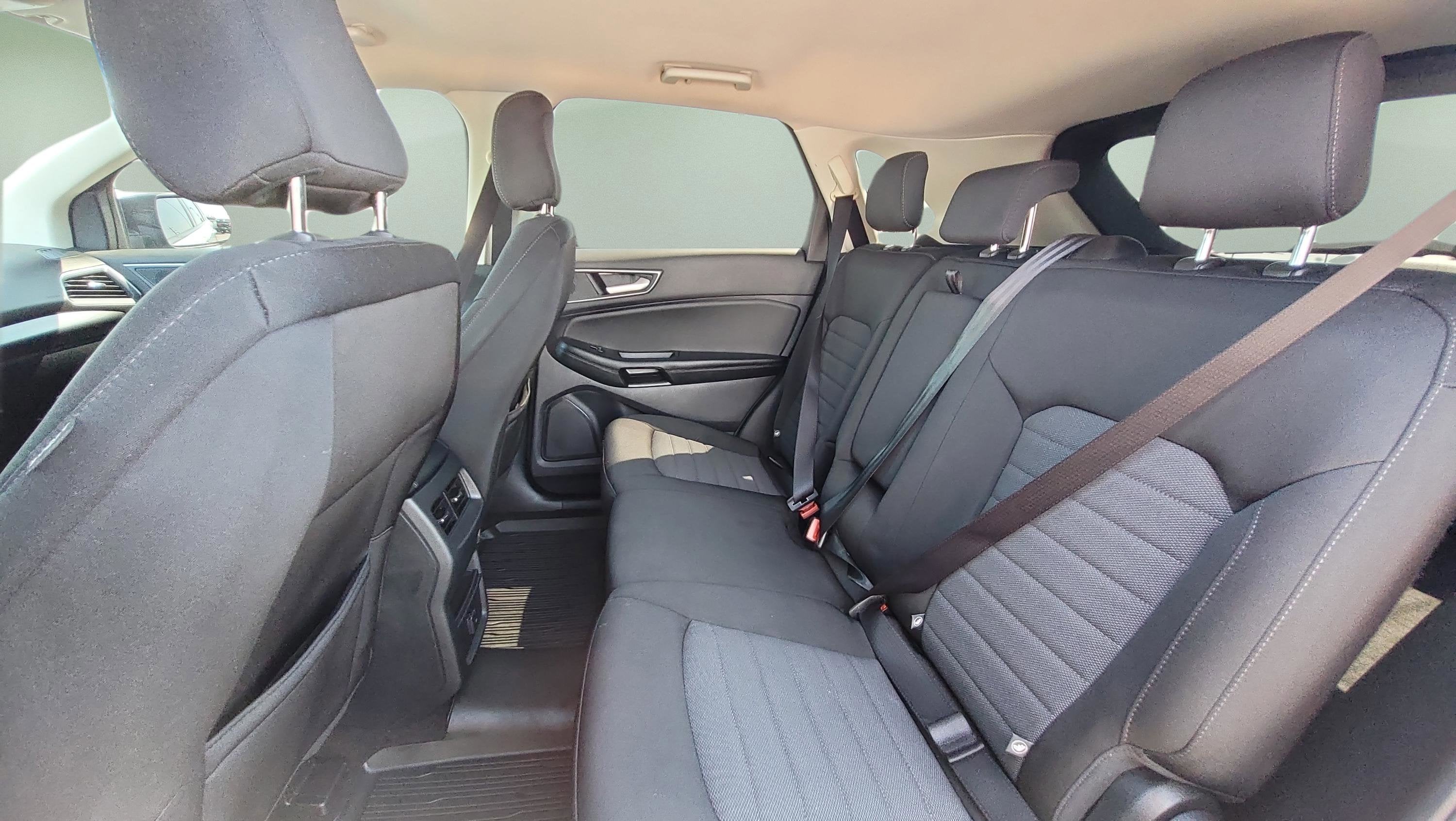 2020 Ford Edge SE