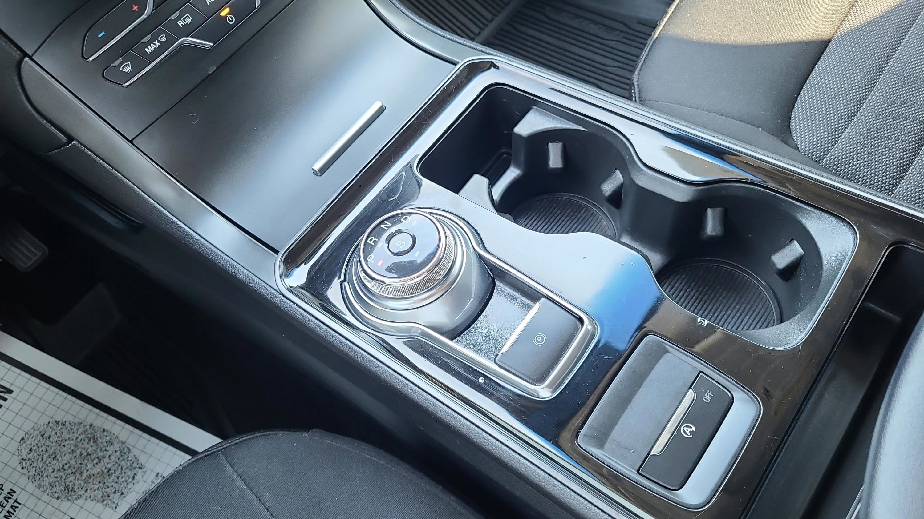 2020 Ford Edge SE